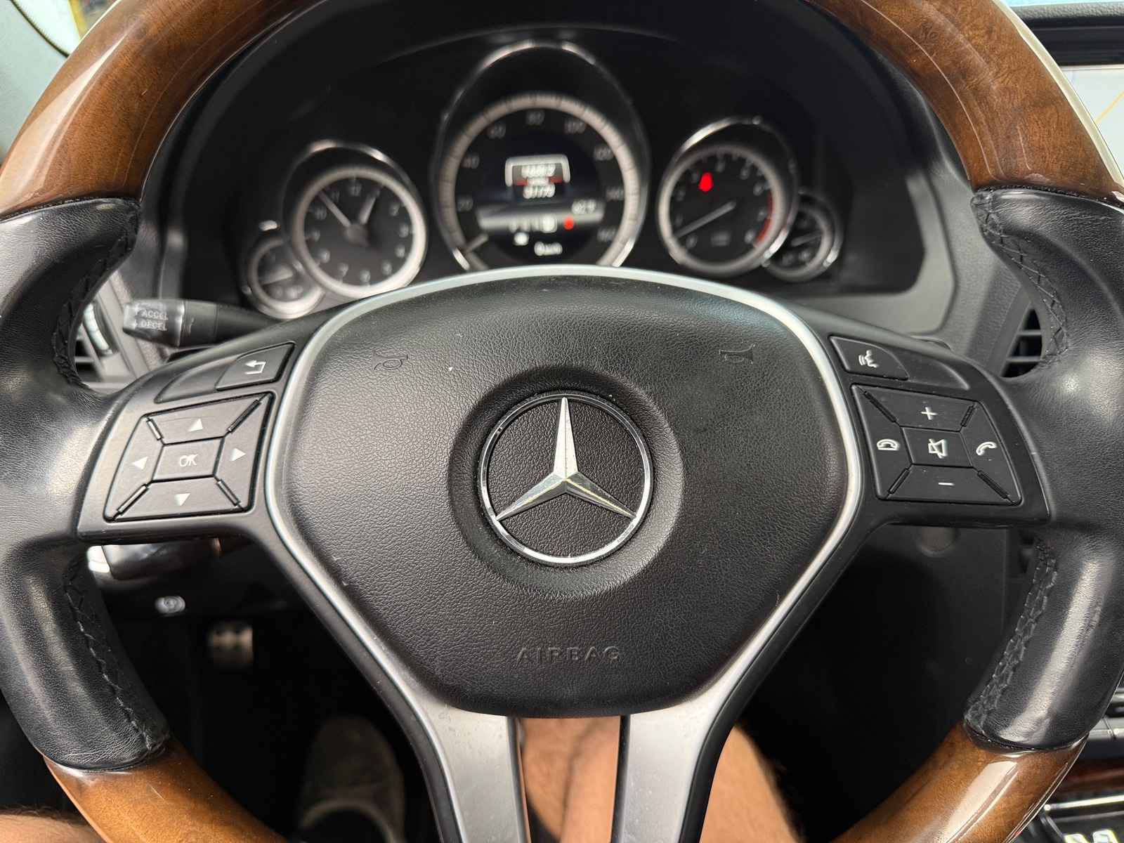 Thumbnail: 2013 Mercedes-Benz E-Class - 4