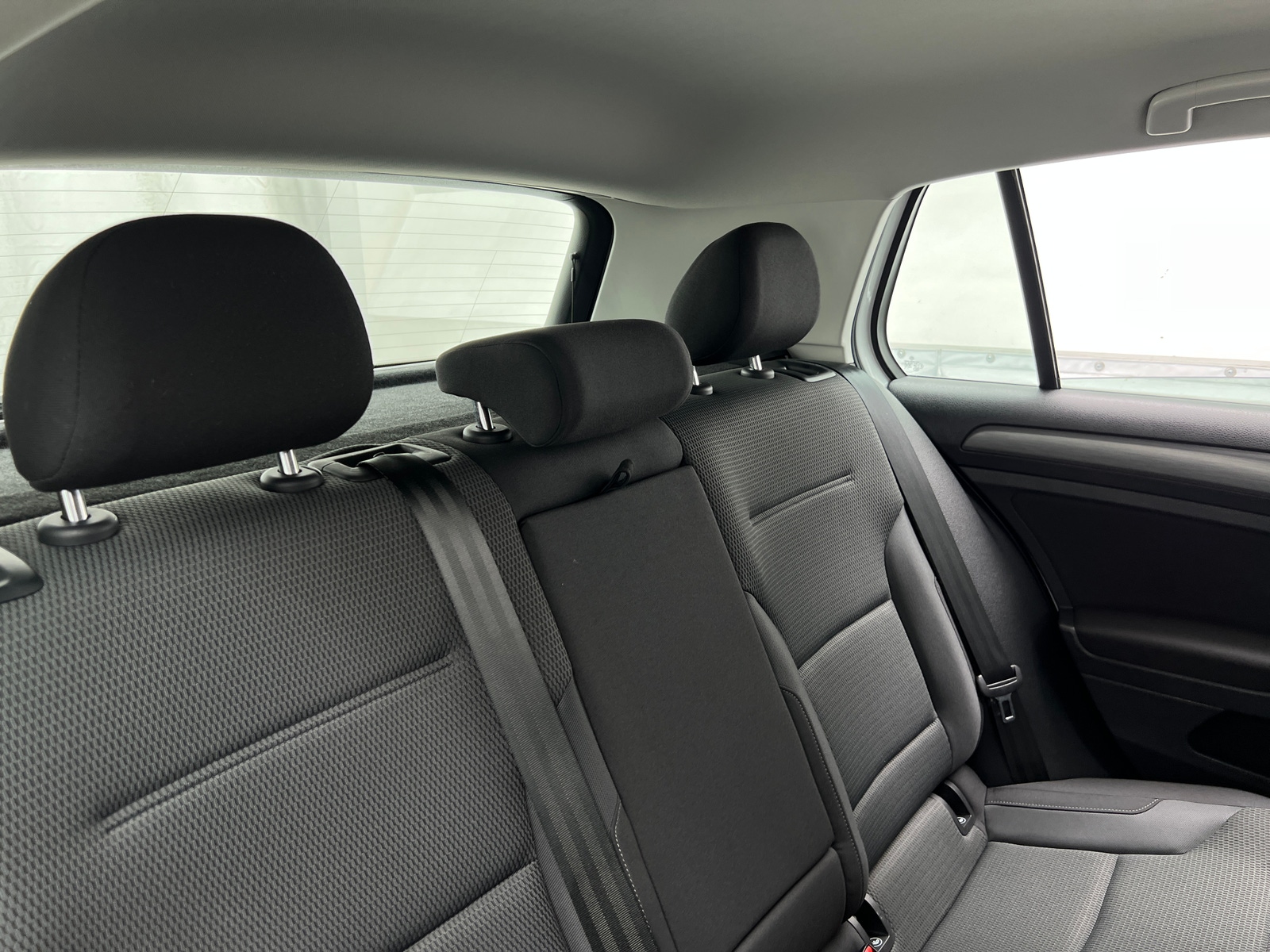 Thumbnail: 2019 Volkswagen e-Golf - 6
