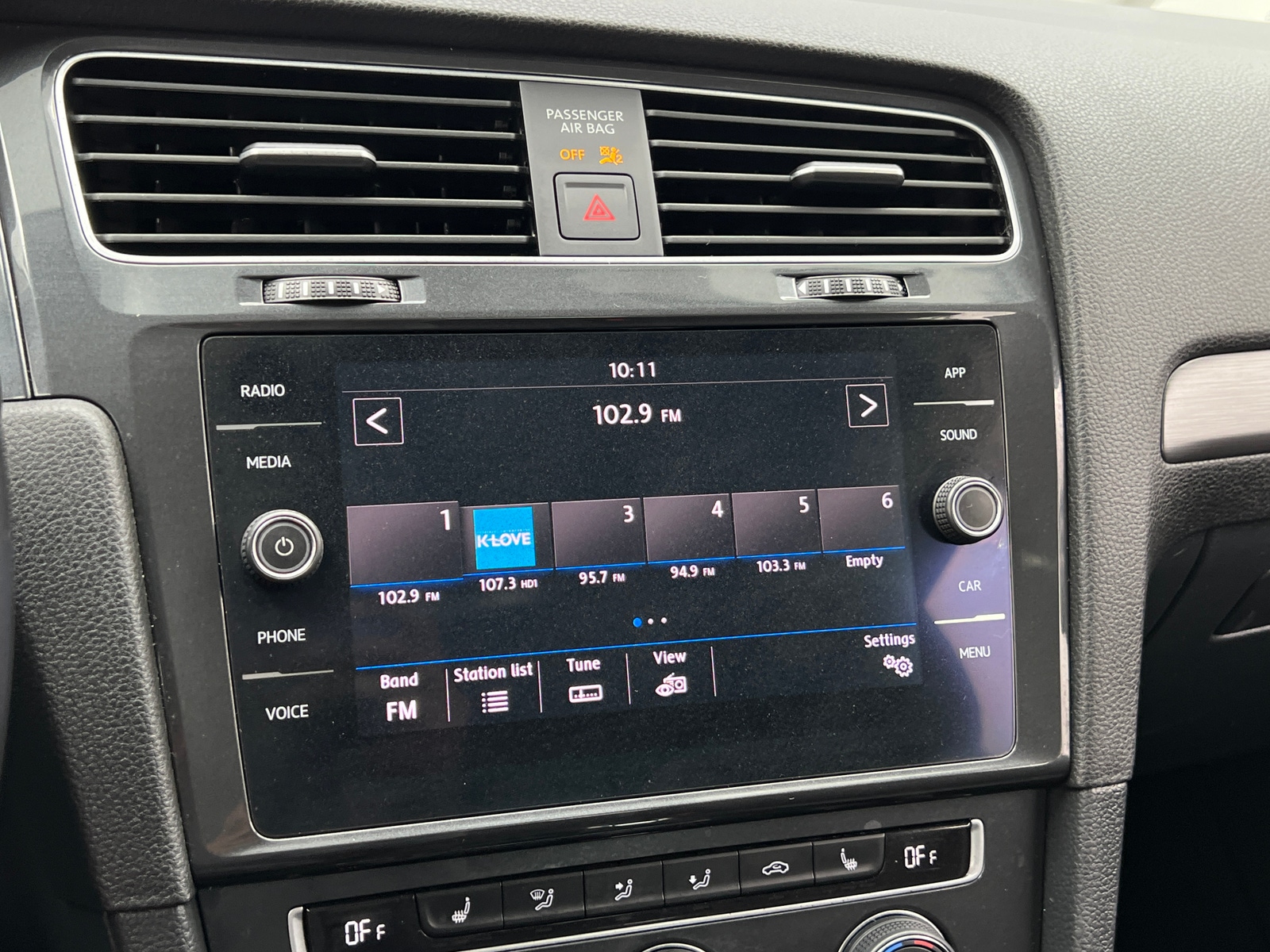 Thumbnail: 2019 Volkswagen e-Golf - 4