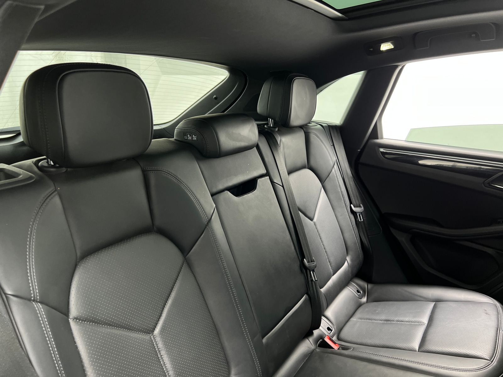 Thumbnail: 2021 Porsche Macan - 5