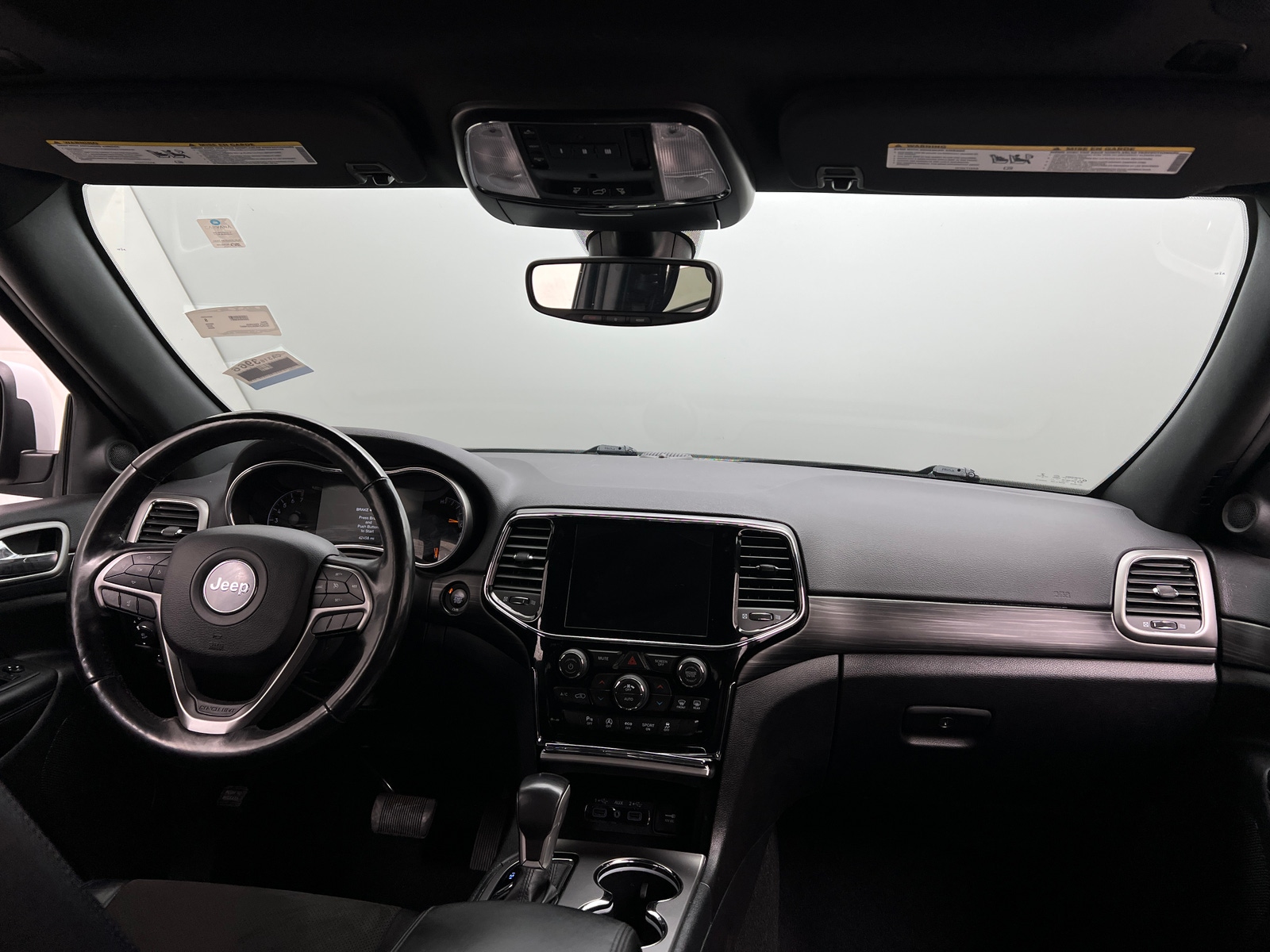 Thumbnail: 2020 Jeep Grand Cherokee - 3