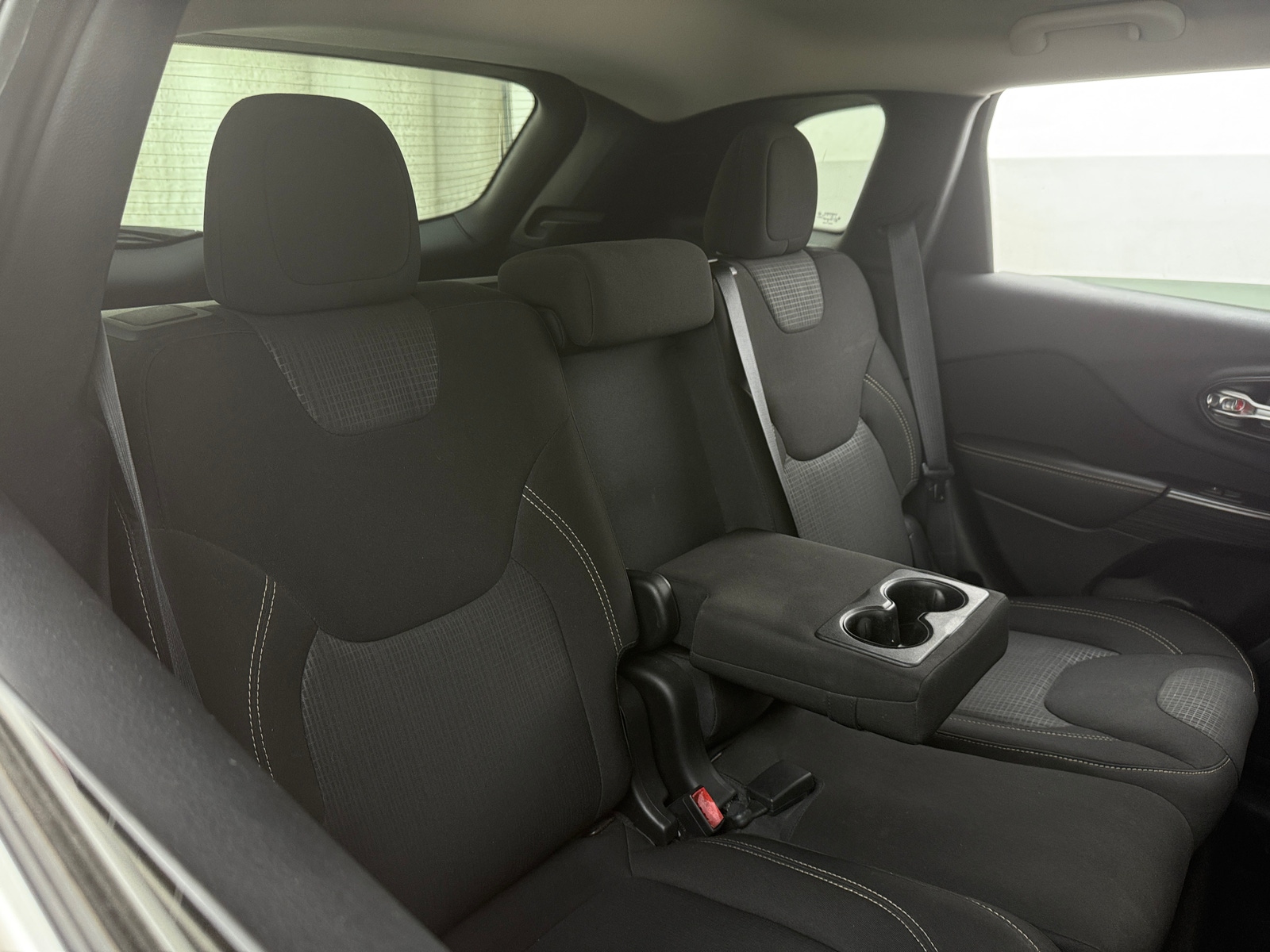 Thumbnail: 2016 Jeep Cherokee - 6