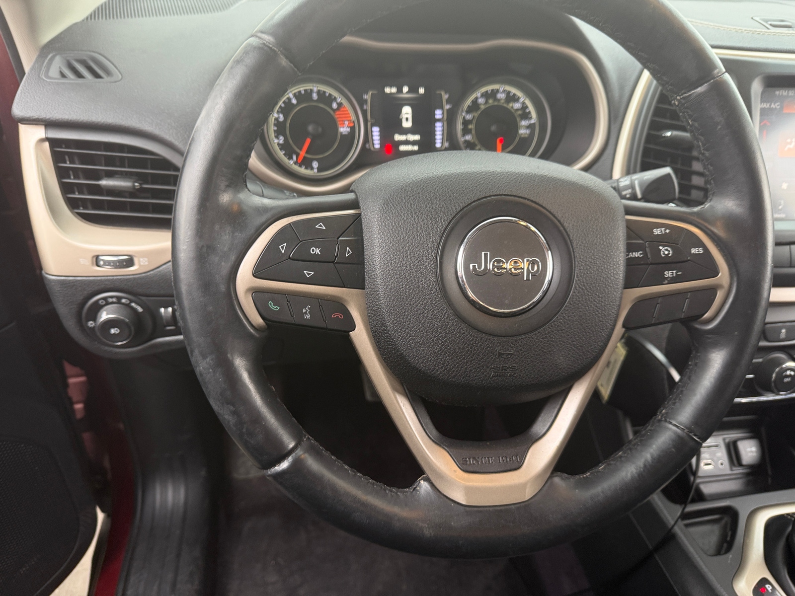 Thumbnail: 2016 Jeep Cherokee - 5