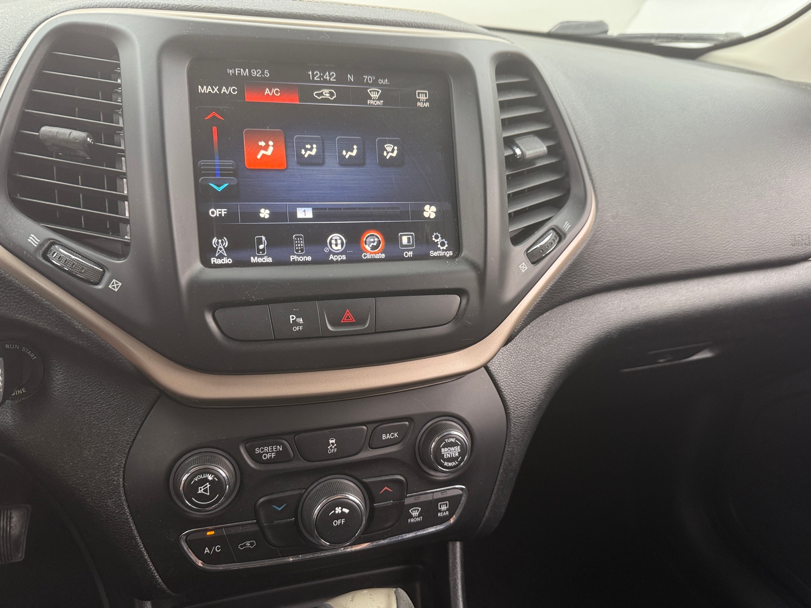 Thumbnail: 2016 Jeep Cherokee - 4