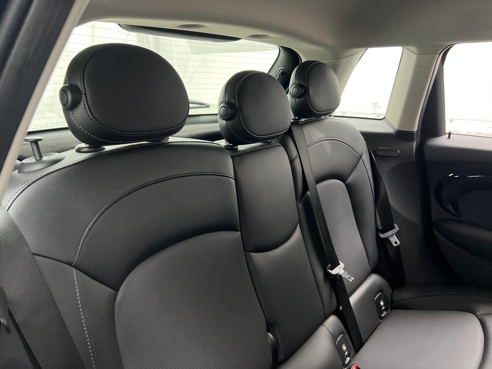 Thumbnail: 2016 MINI Cooper Hardtop - 5