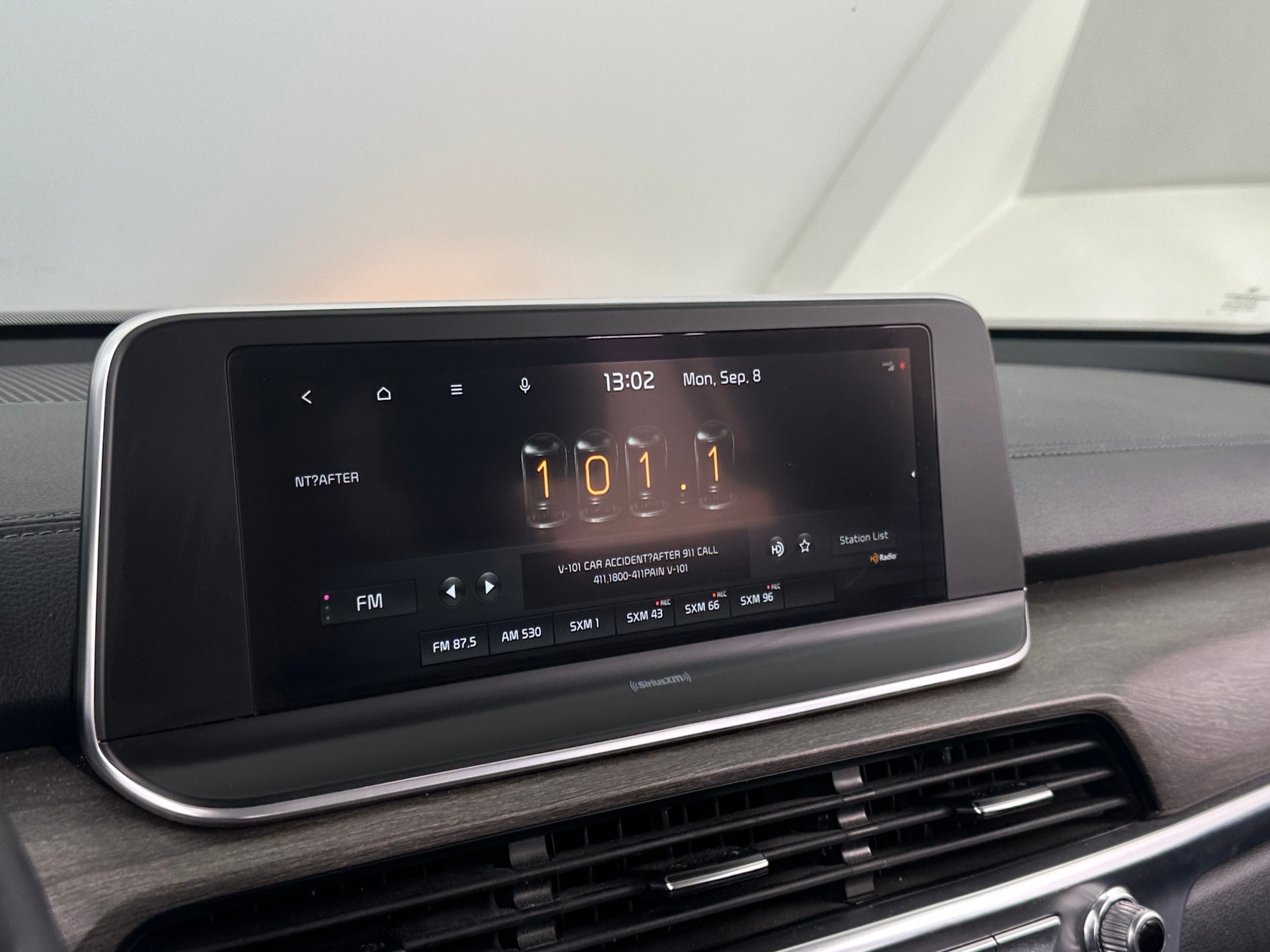 Thumbnail: 2022 Kia Telluride - 3
