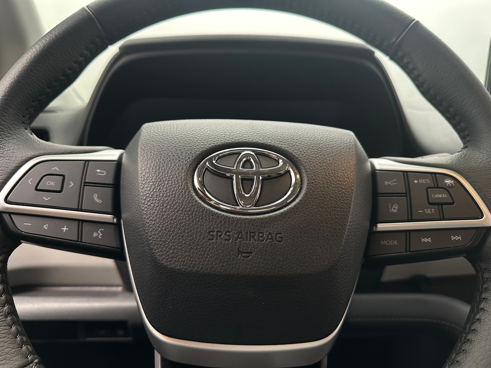 Thumbnail: 2024 Toyota Sienna - 4