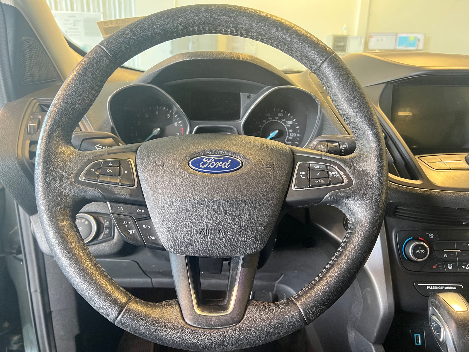 Thumbnail: 2019 Ford Escape - 4