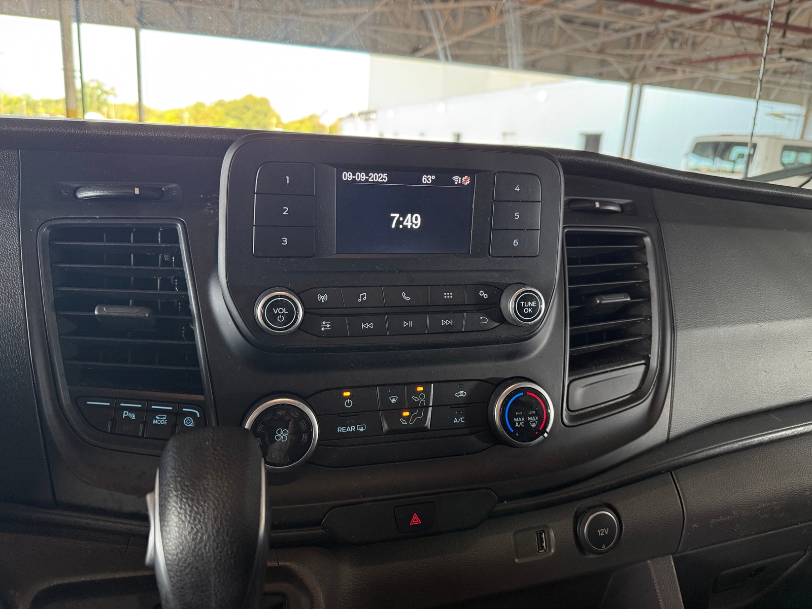 Thumbnail: 2021 Ford Econoline - 4