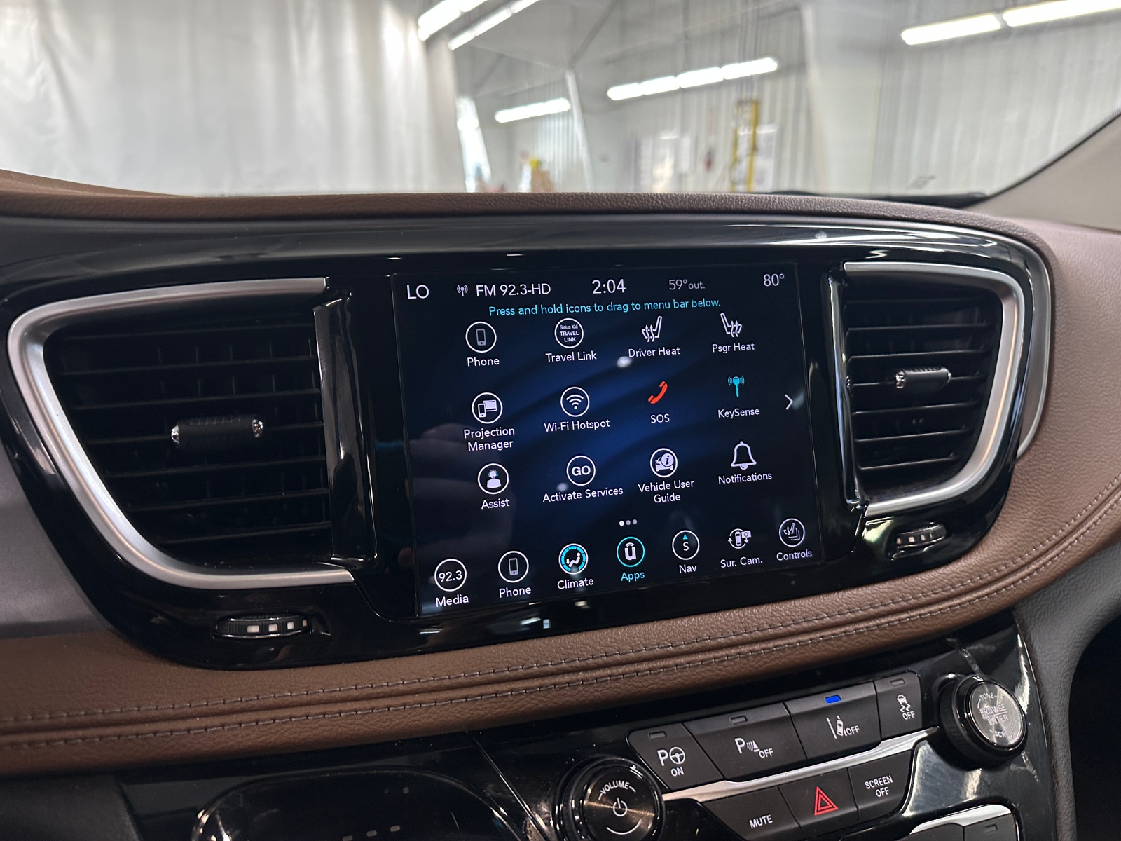 Thumbnail: 2019 Chrysler Pacifica - 3