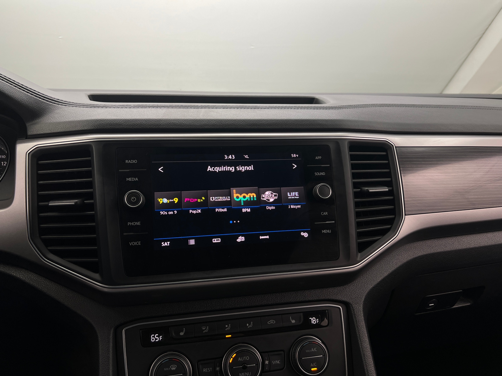 Thumbnail: 2019 Volkswagen Atlas - 3