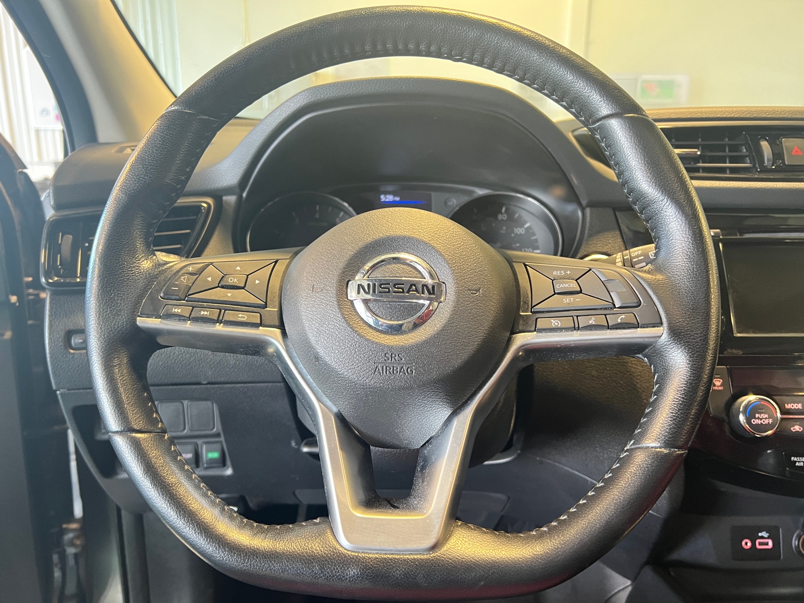Thumbnail: 2021 Nissan Rogue Sport - 5
