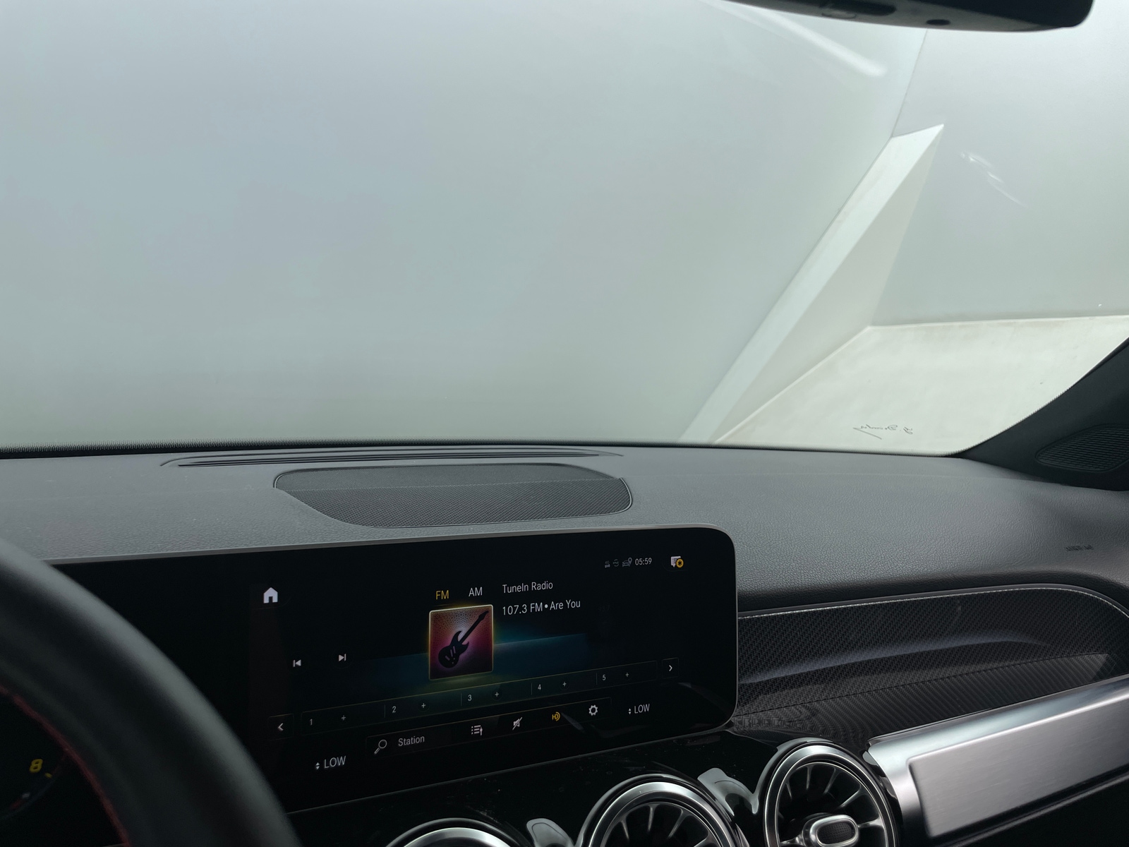 Thumbnail: 2021 Mercedes-Benz GLB - 3