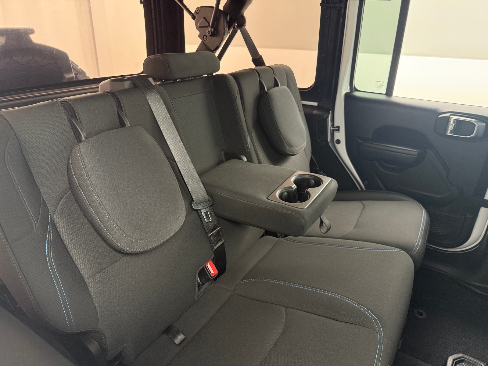 Thumbnail: 2022 Jeep Wrangler - 6