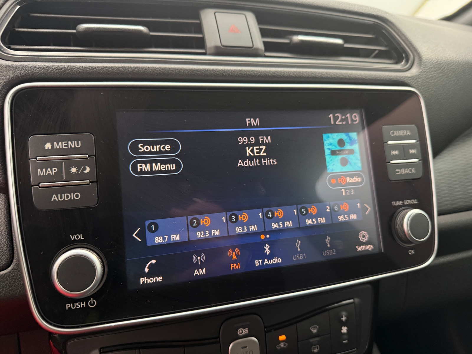 Thumbnail: 2020 Nissan Leaf - 3