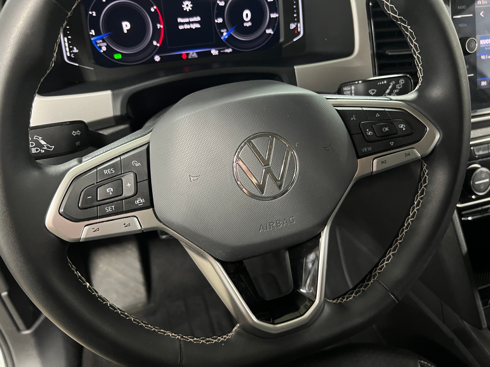 Thumbnail: 2022 Volkswagen Atlas - 4