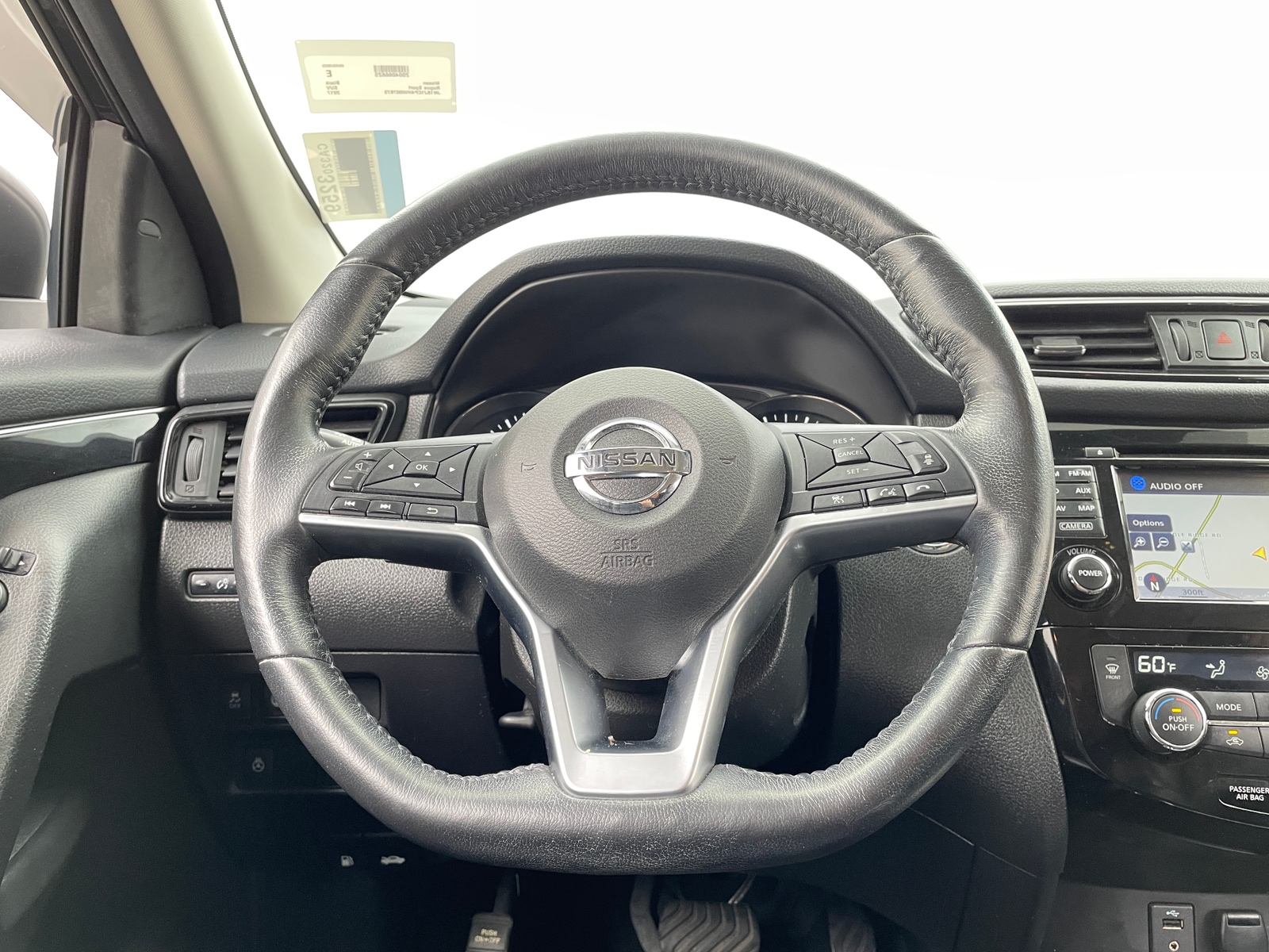 Thumbnail: 2017 Nissan Rogue Sport - 4