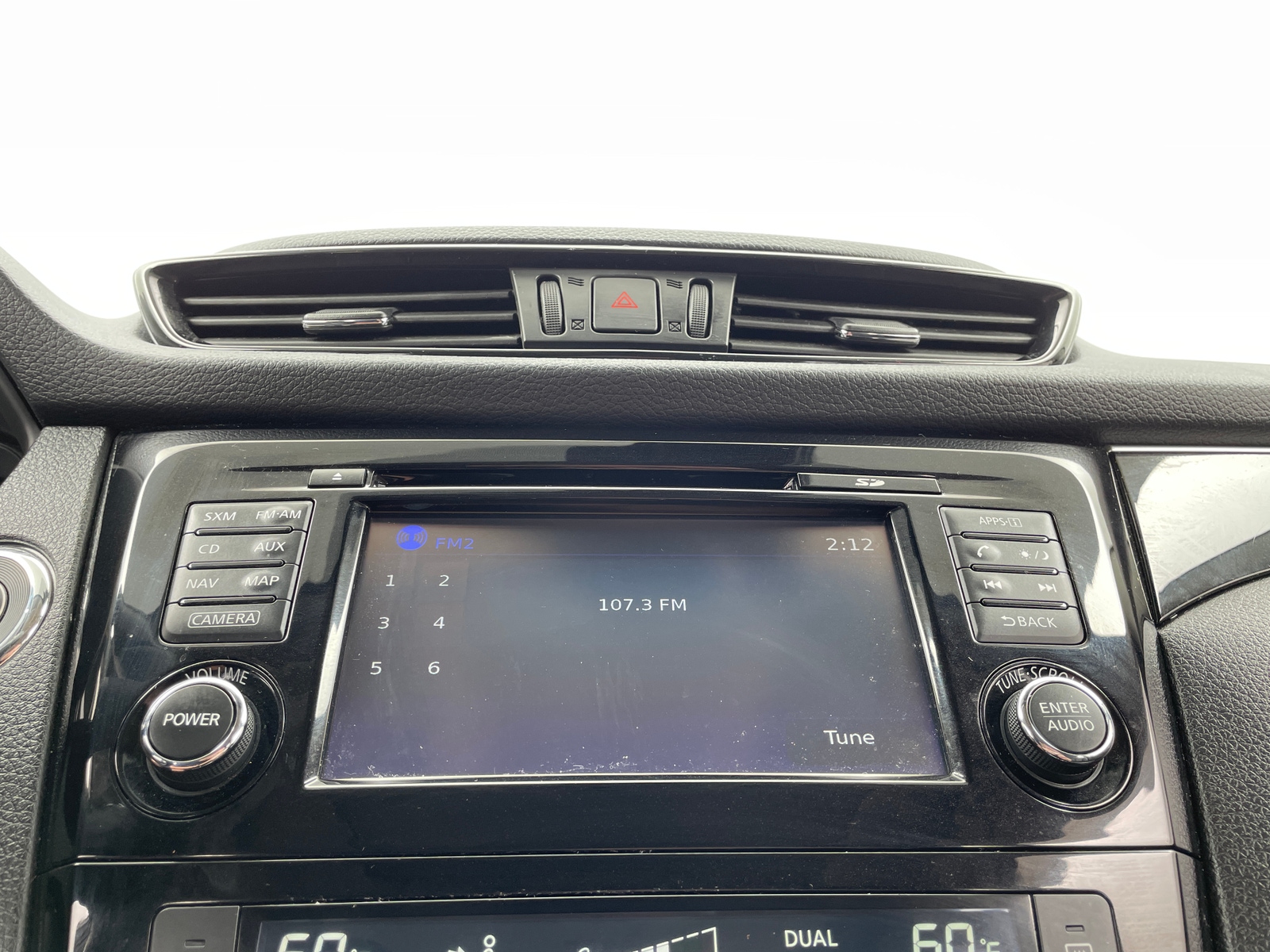 Thumbnail: 2017 Nissan Rogue Sport - 3
