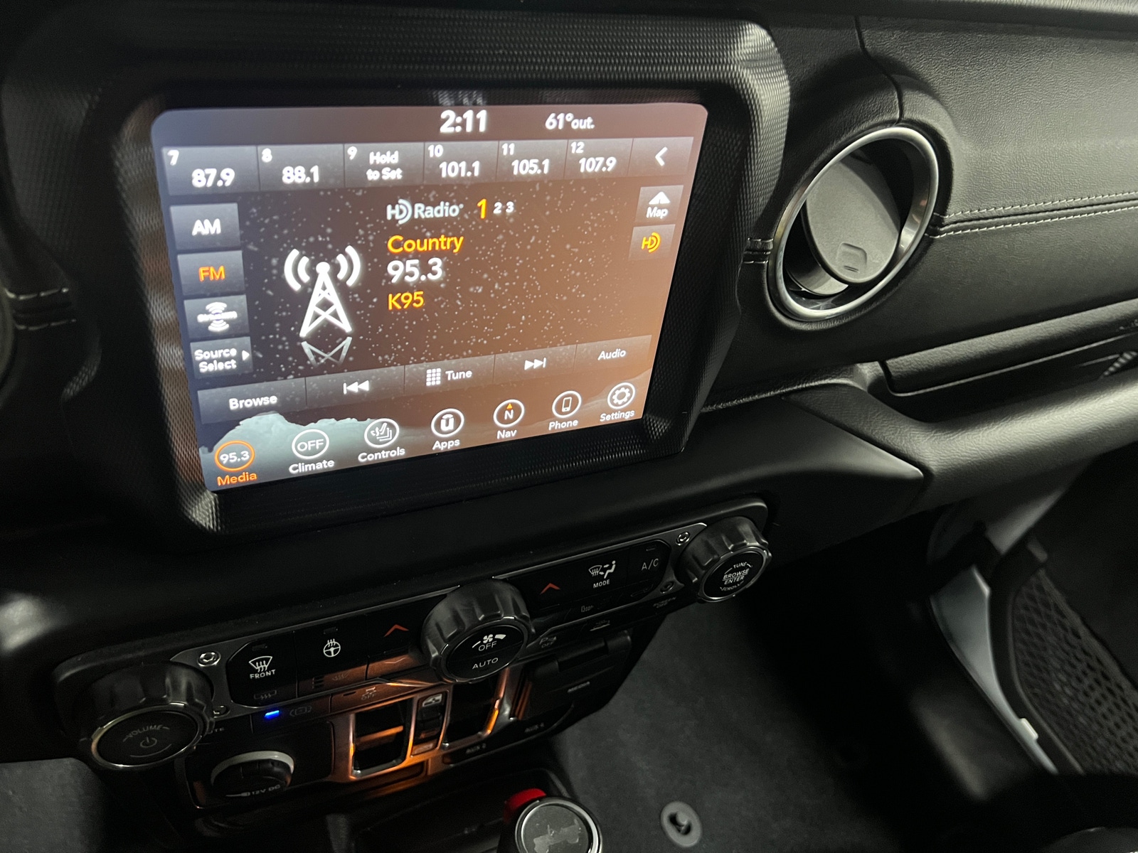 Thumbnail: 2022 Jeep Wrangler - 3