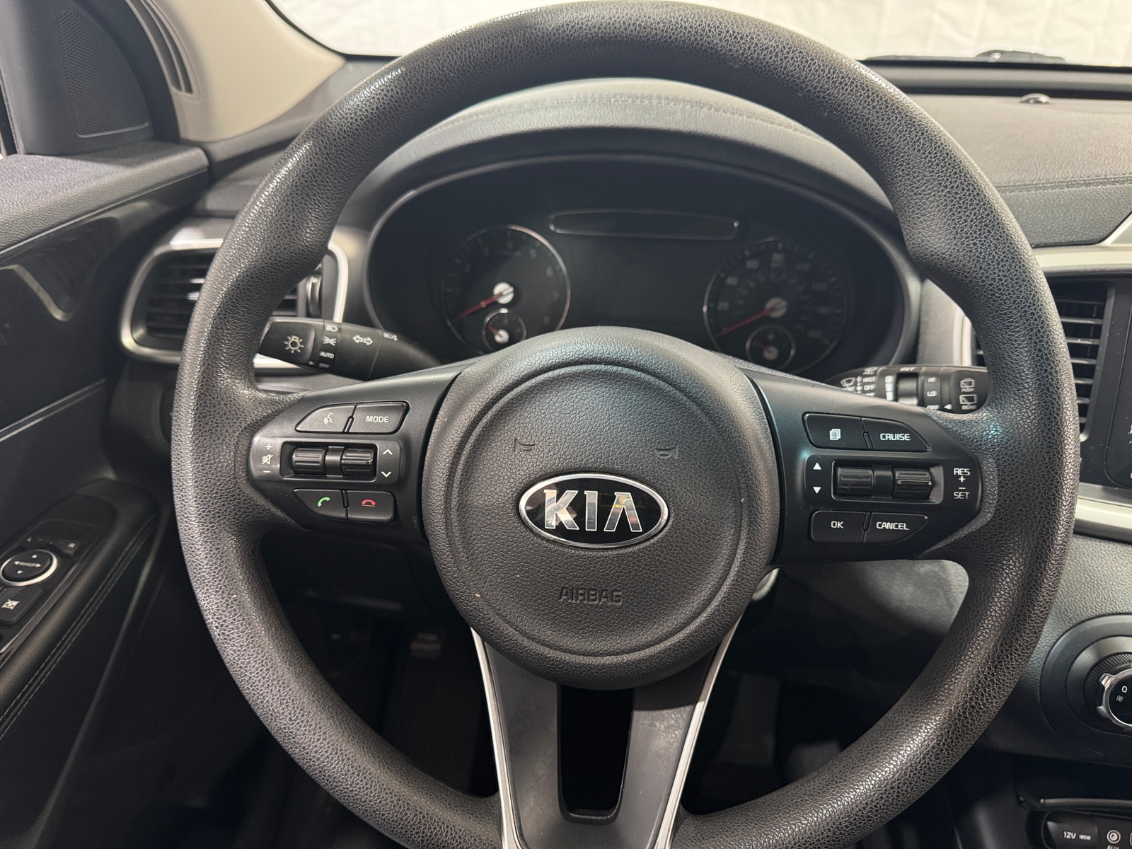 Thumbnail: 2016 Kia Sorento - 5