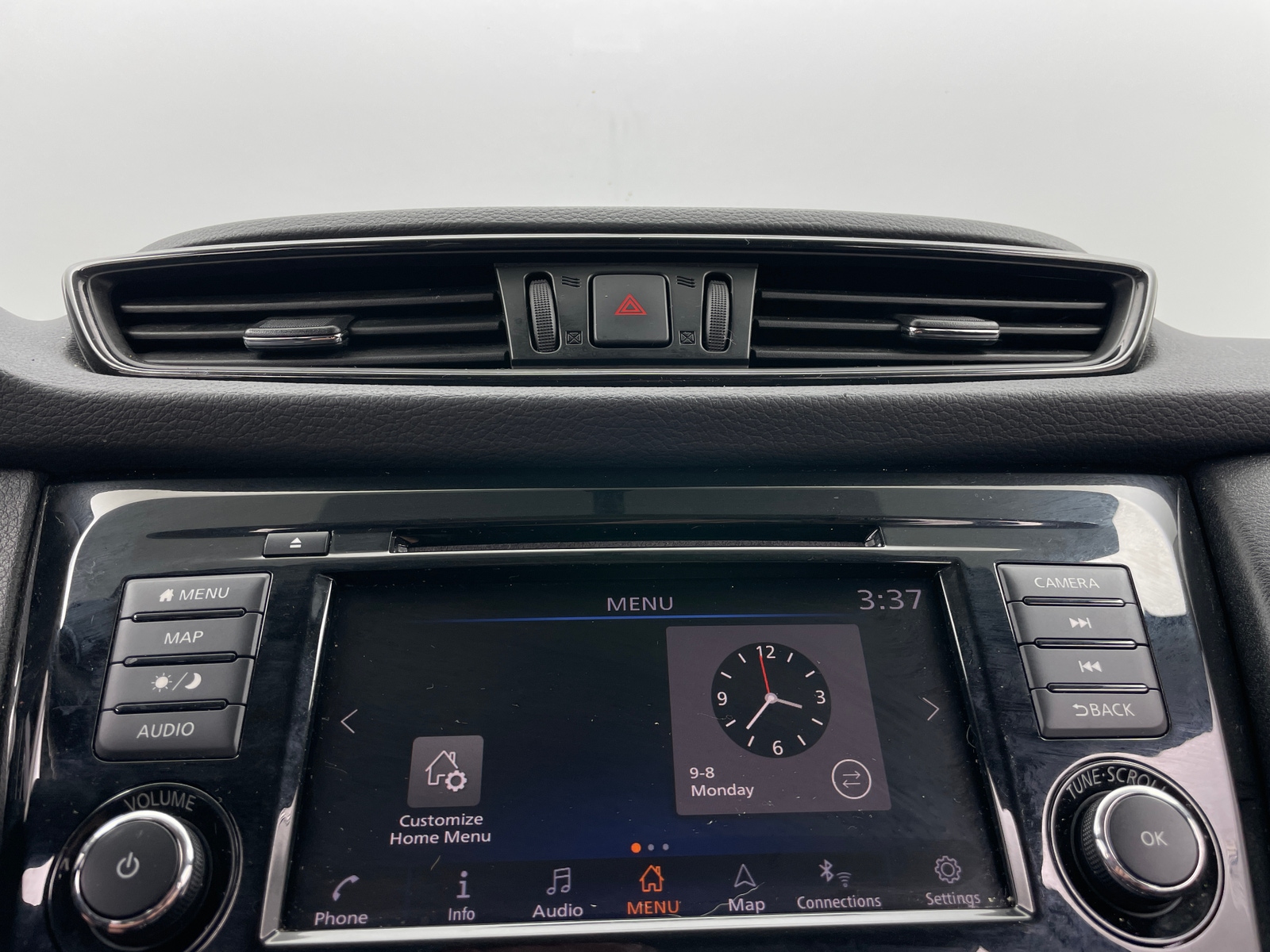 Thumbnail: 2018 Nissan Rogue - 4