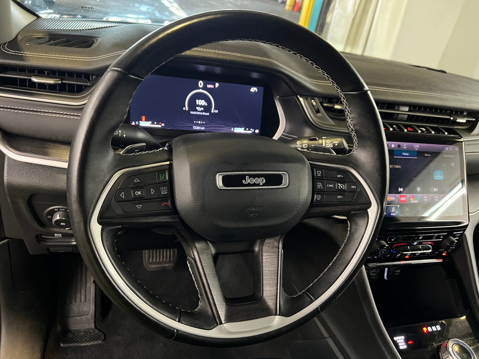 Thumbnail: 2022 Jeep Grand Cherokee L - 4