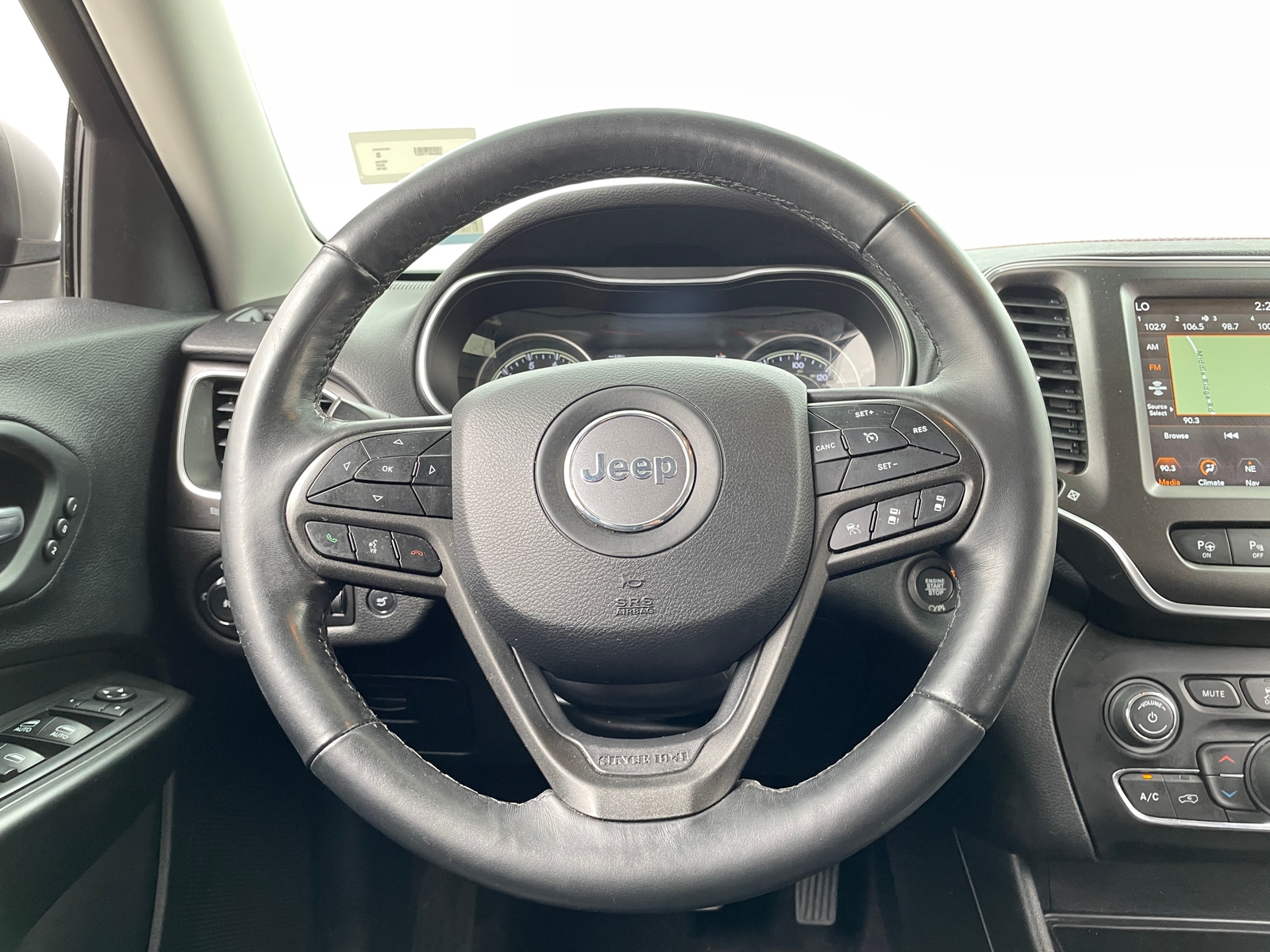 Thumbnail: 2019 Jeep Cherokee - 4