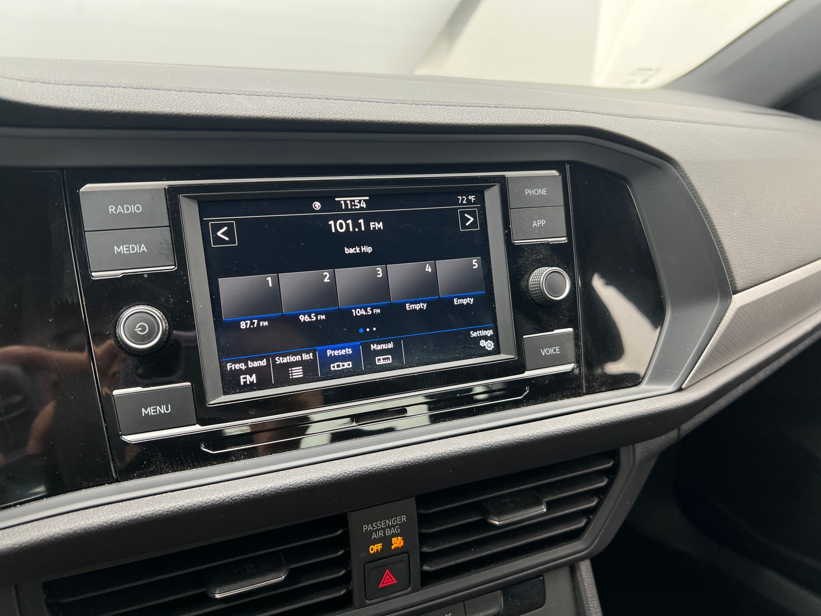 Thumbnail: 2023 Volkswagen Jetta - 4