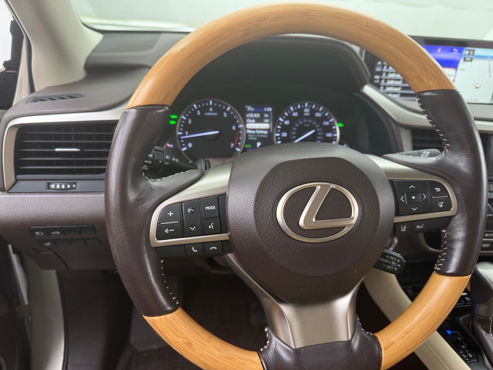 Thumbnail: 2019 Lexus RX - 4