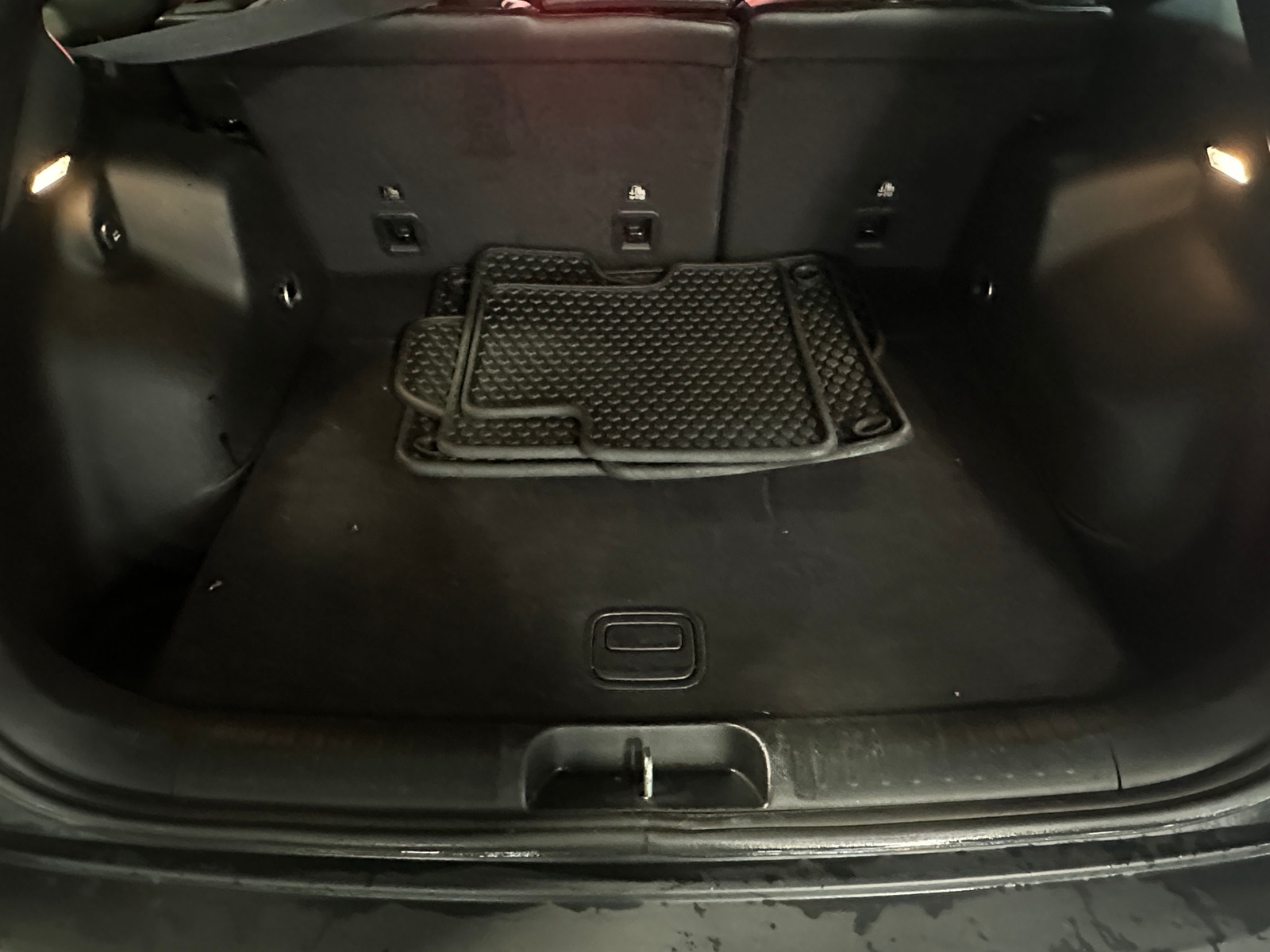 Thumbnail: 2019 Jeep Cherokee - 7