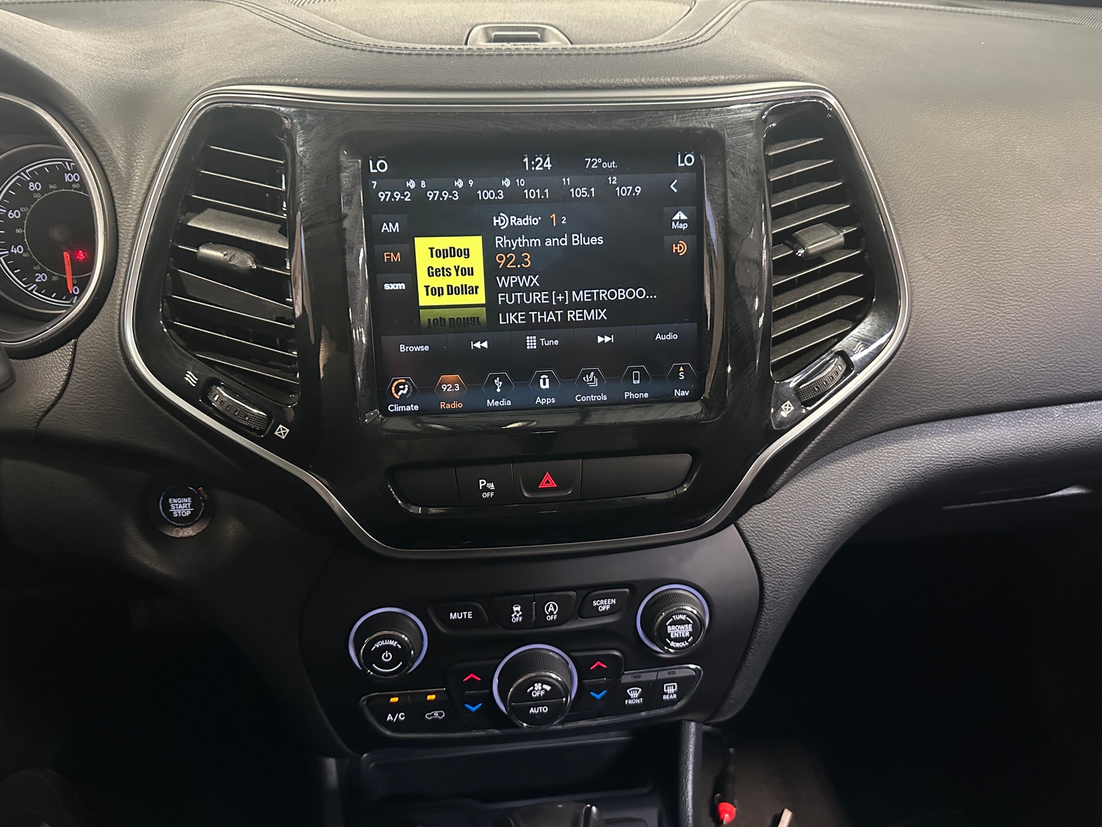 Thumbnail: 2019 Jeep Cherokee - 4