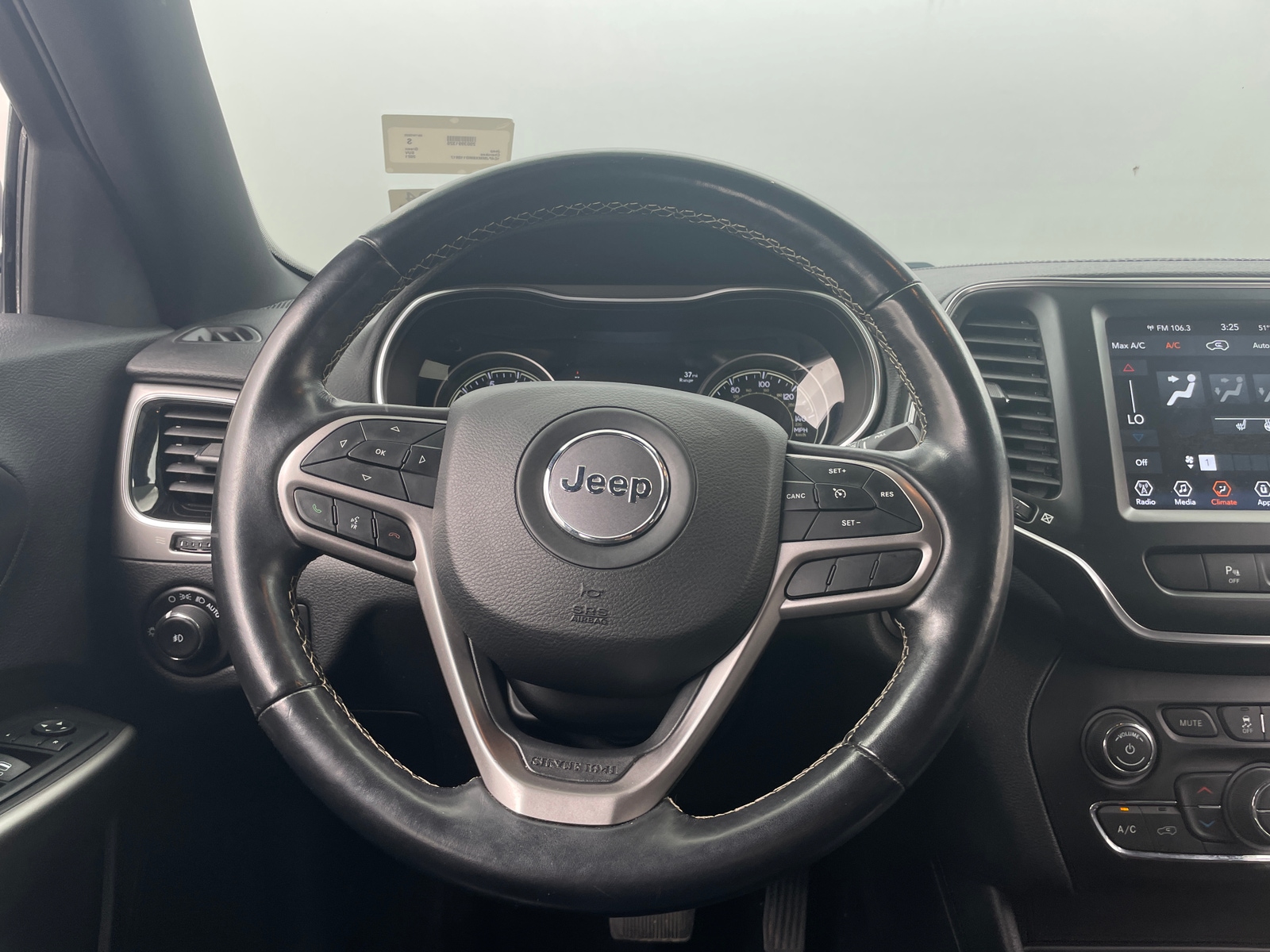 Thumbnail: 2021 Jeep Cherokee - 4
