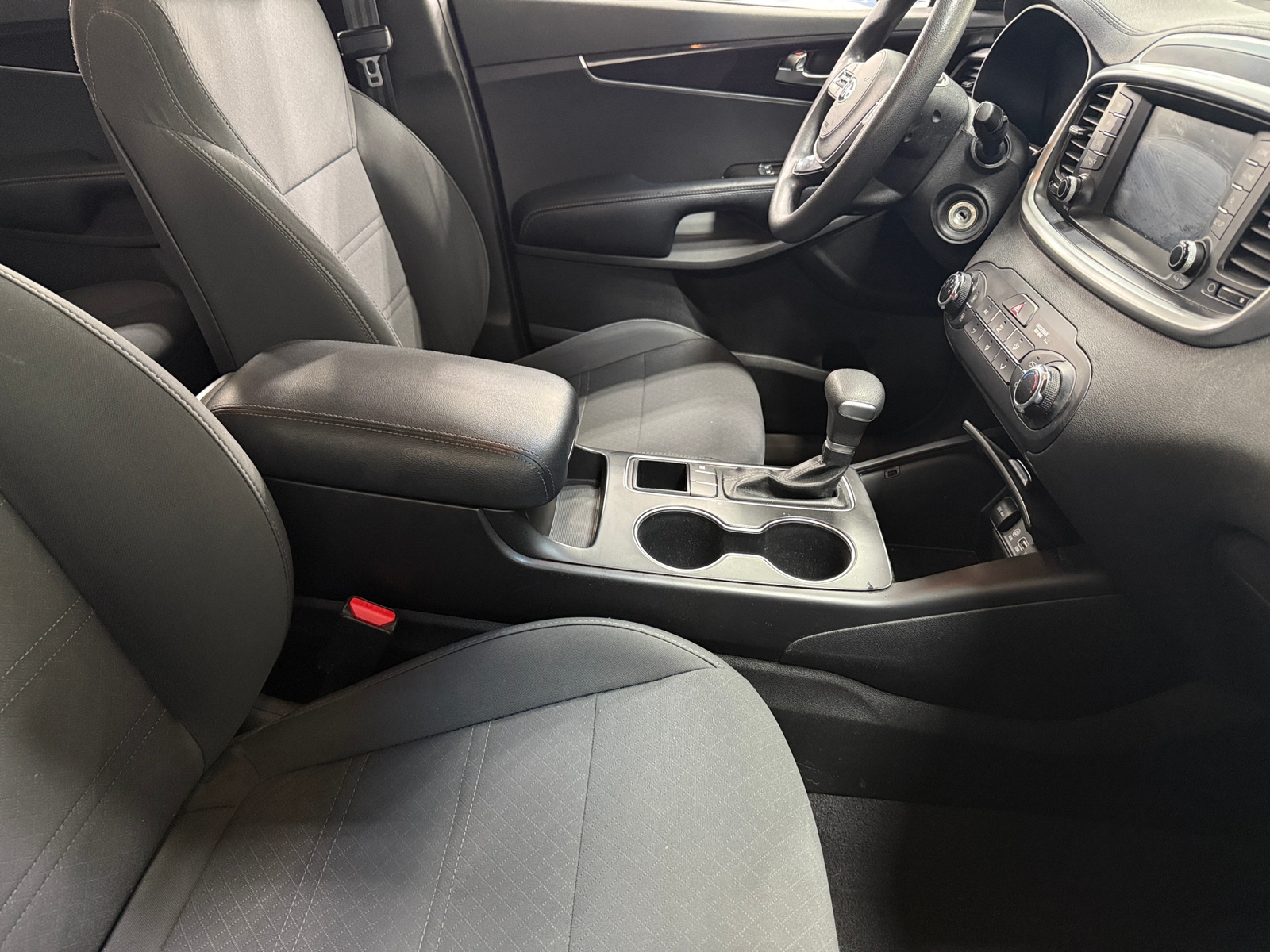Thumbnail: 2019 Kia Sorento - 2