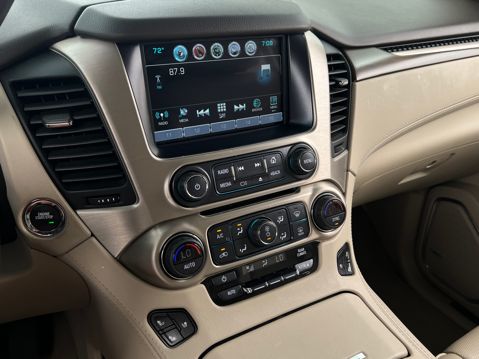 Thumbnail: 2019 GMC Yukon - 3