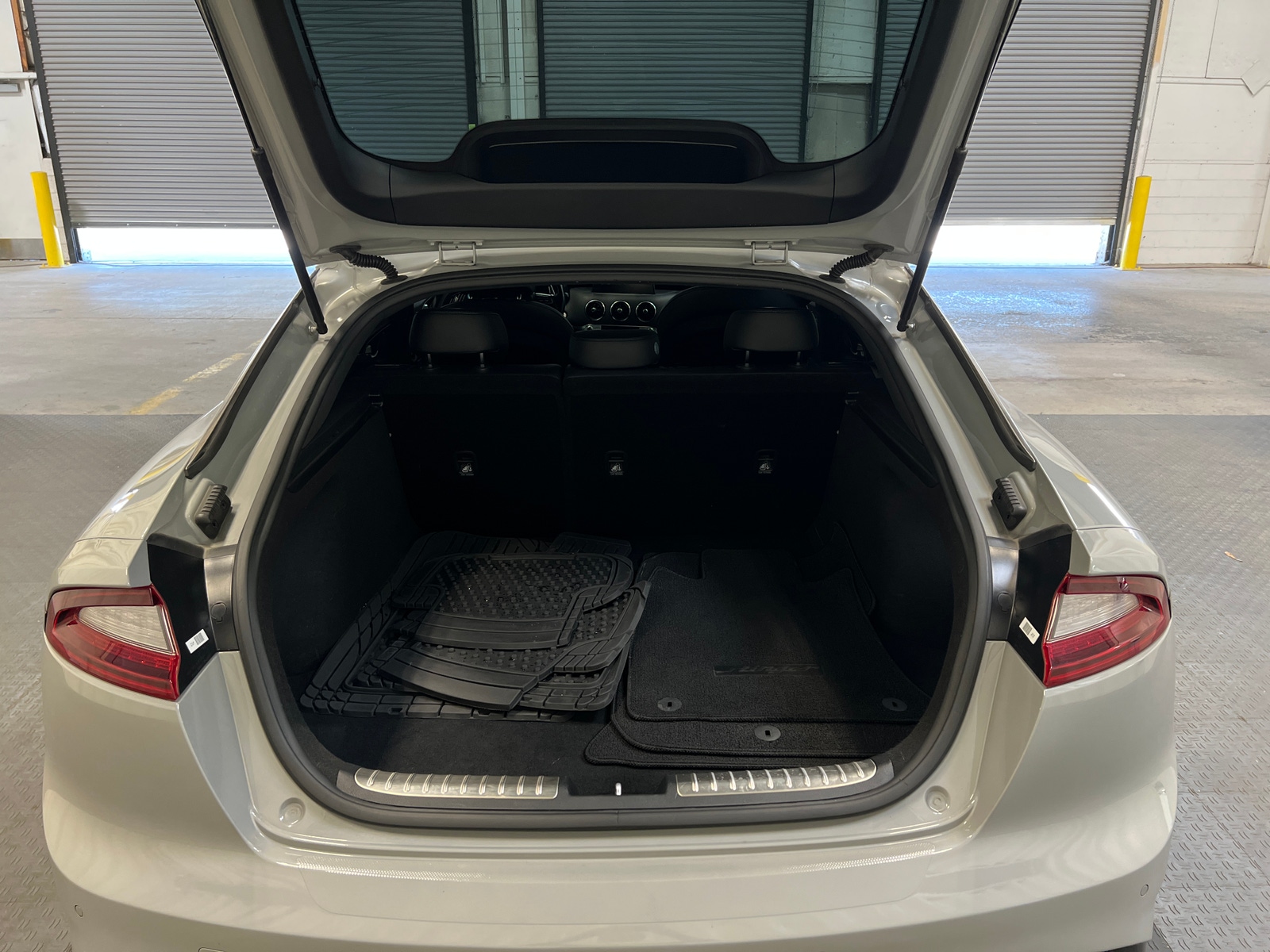 Thumbnail: 2019 Kia Stinger - 6