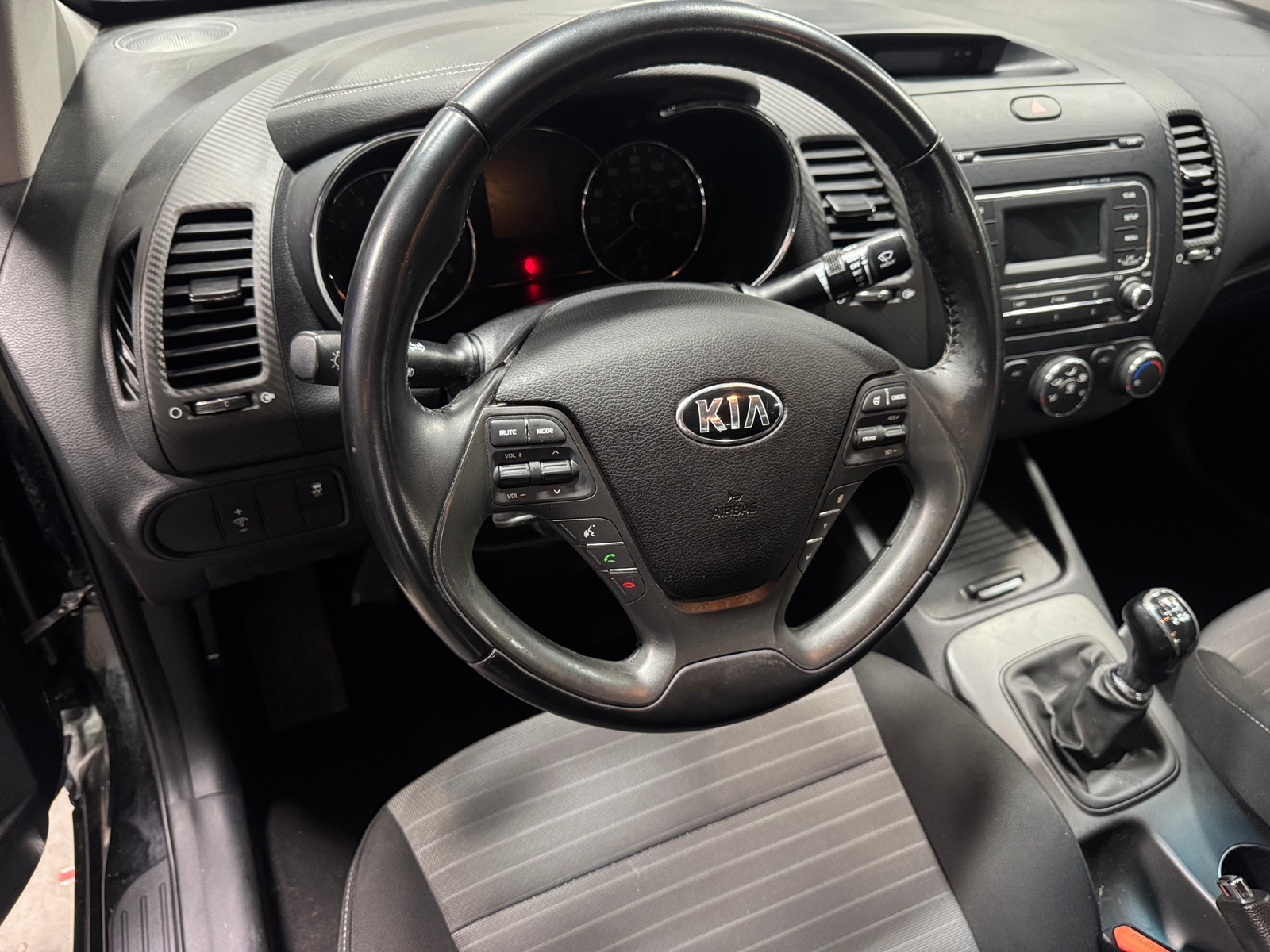 Thumbnail: 2015 Kia Forte - 4