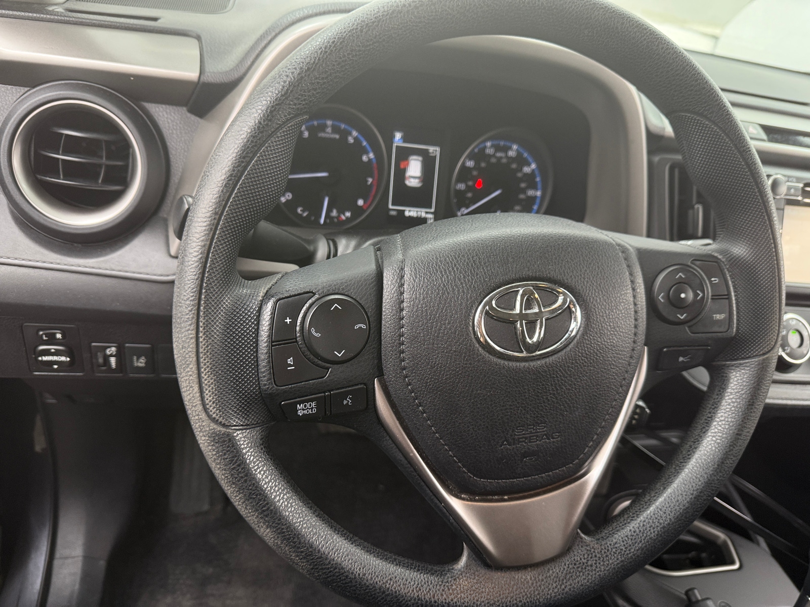 Thumbnail: 2017 Toyota RAV4 - 5