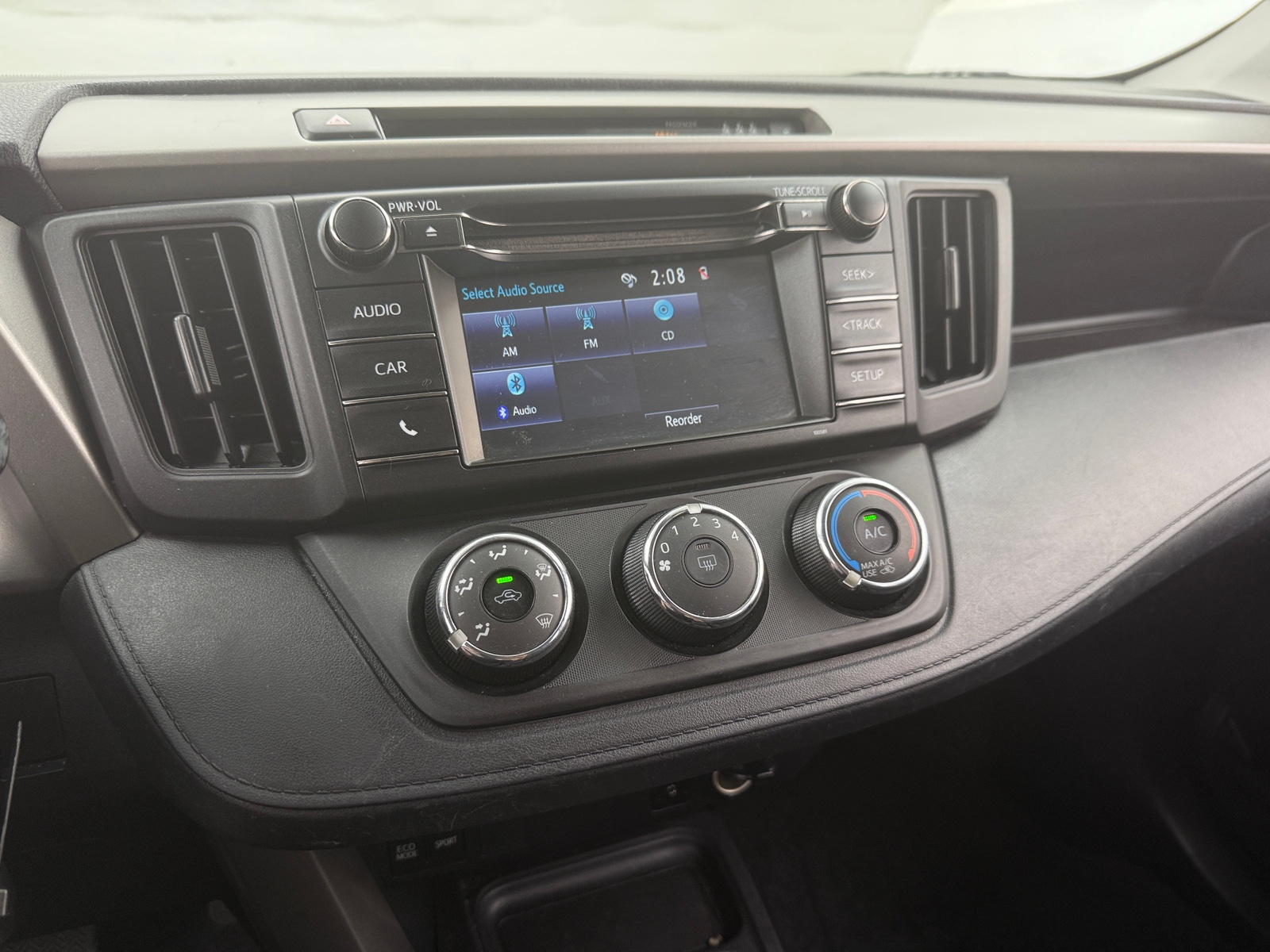Thumbnail: 2017 Toyota RAV4 - 4