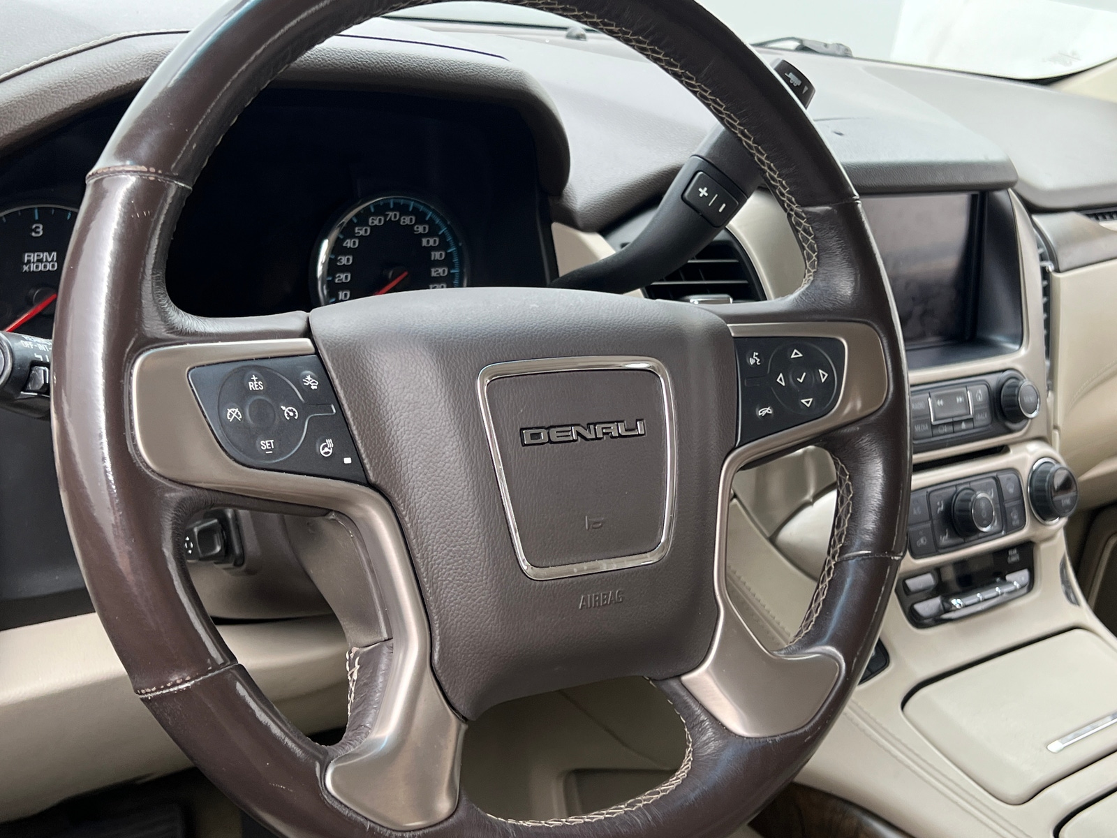 Thumbnail: 2018 GMC Yukon XL - 4