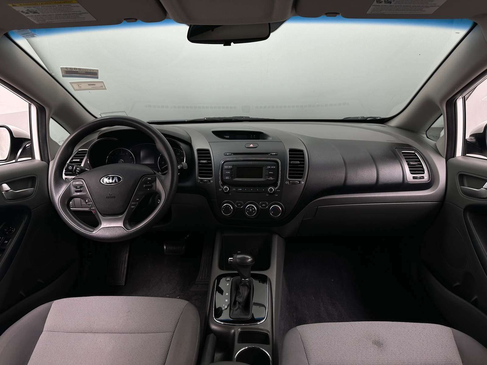 Thumbnail: 2017 Kia Forte - 3