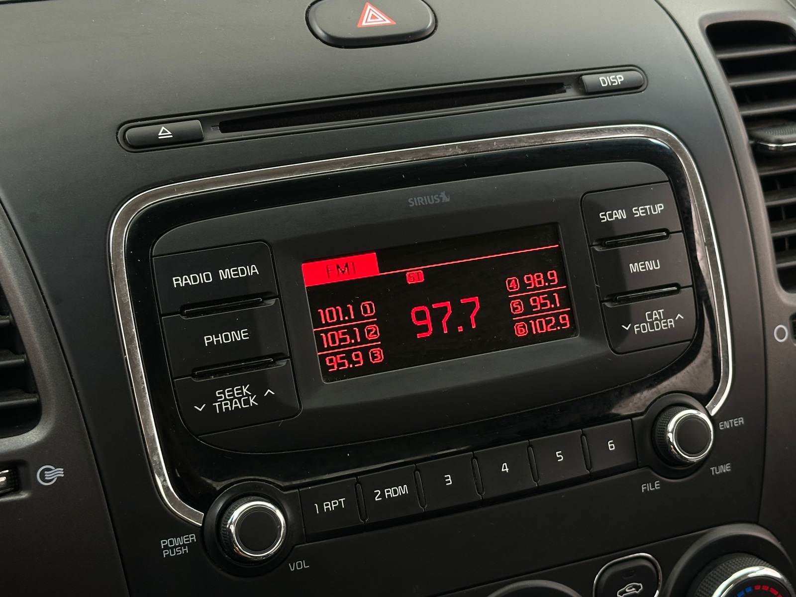 Thumbnail: 2017 Kia Forte - 4