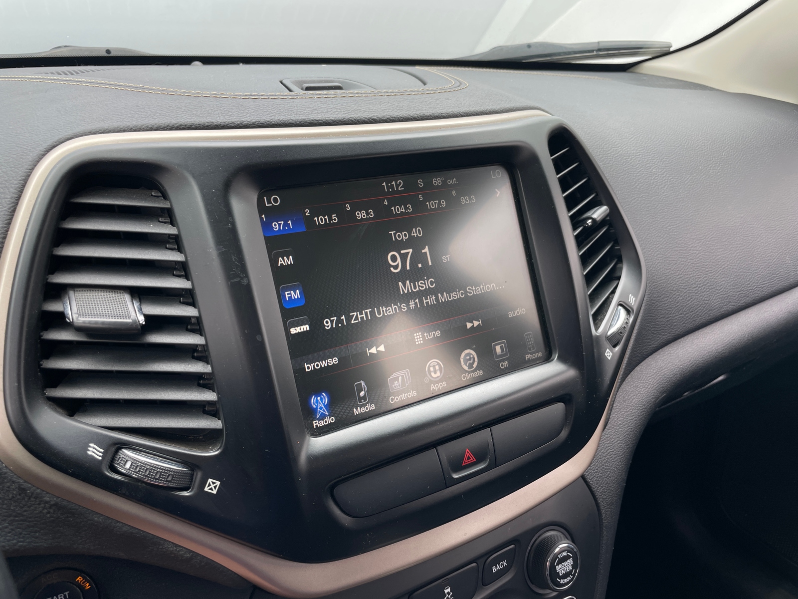 Thumbnail: 2016 Jeep Cherokee - 3