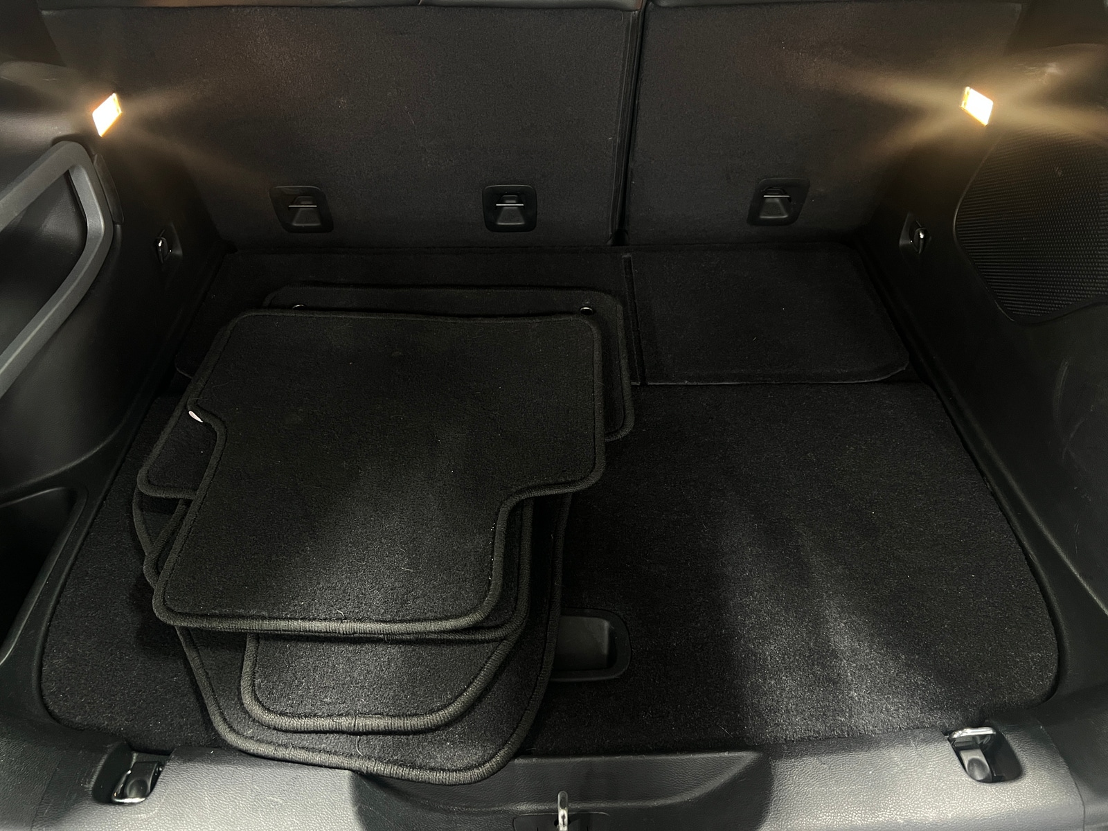 Thumbnail: 2015 Jeep Cherokee - 6