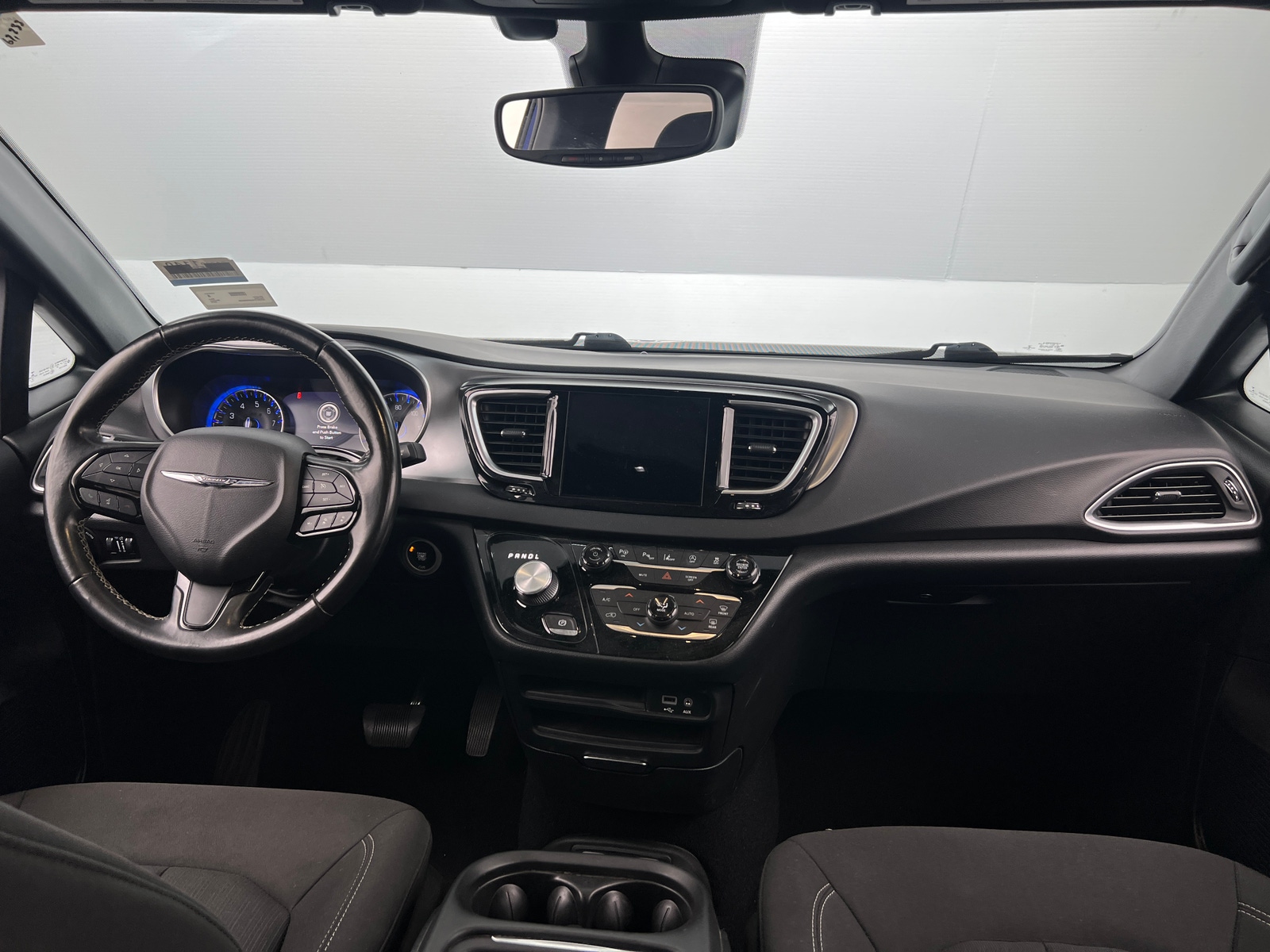 Thumbnail: 2019 Chrysler Pacifica - 3