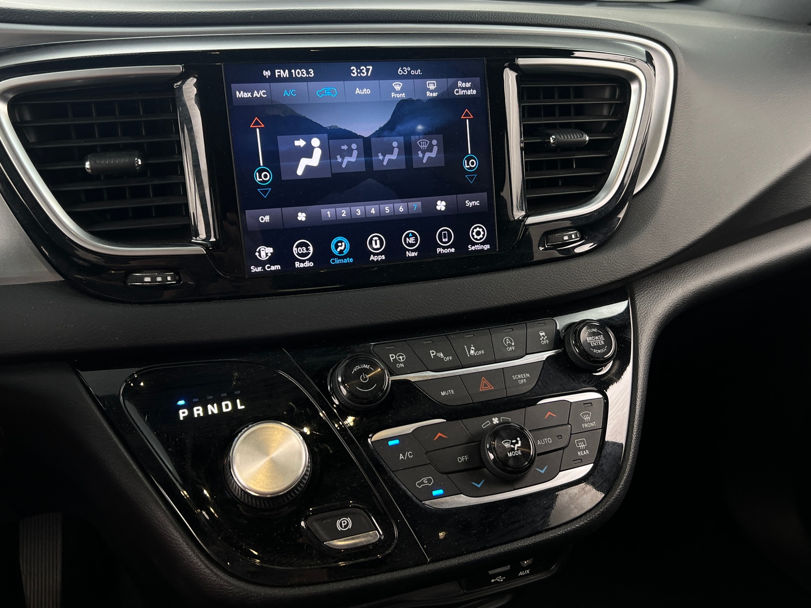 Thumbnail: 2019 Chrysler Pacifica - 4