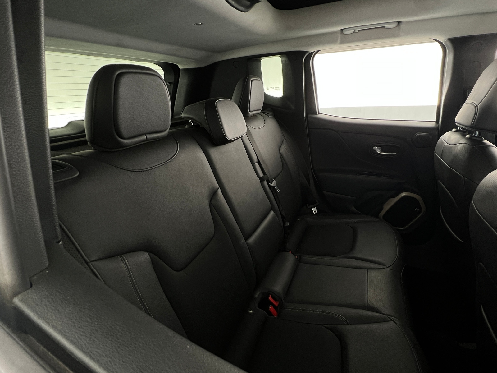 Thumbnail: 2017 Jeep Renegade - 6