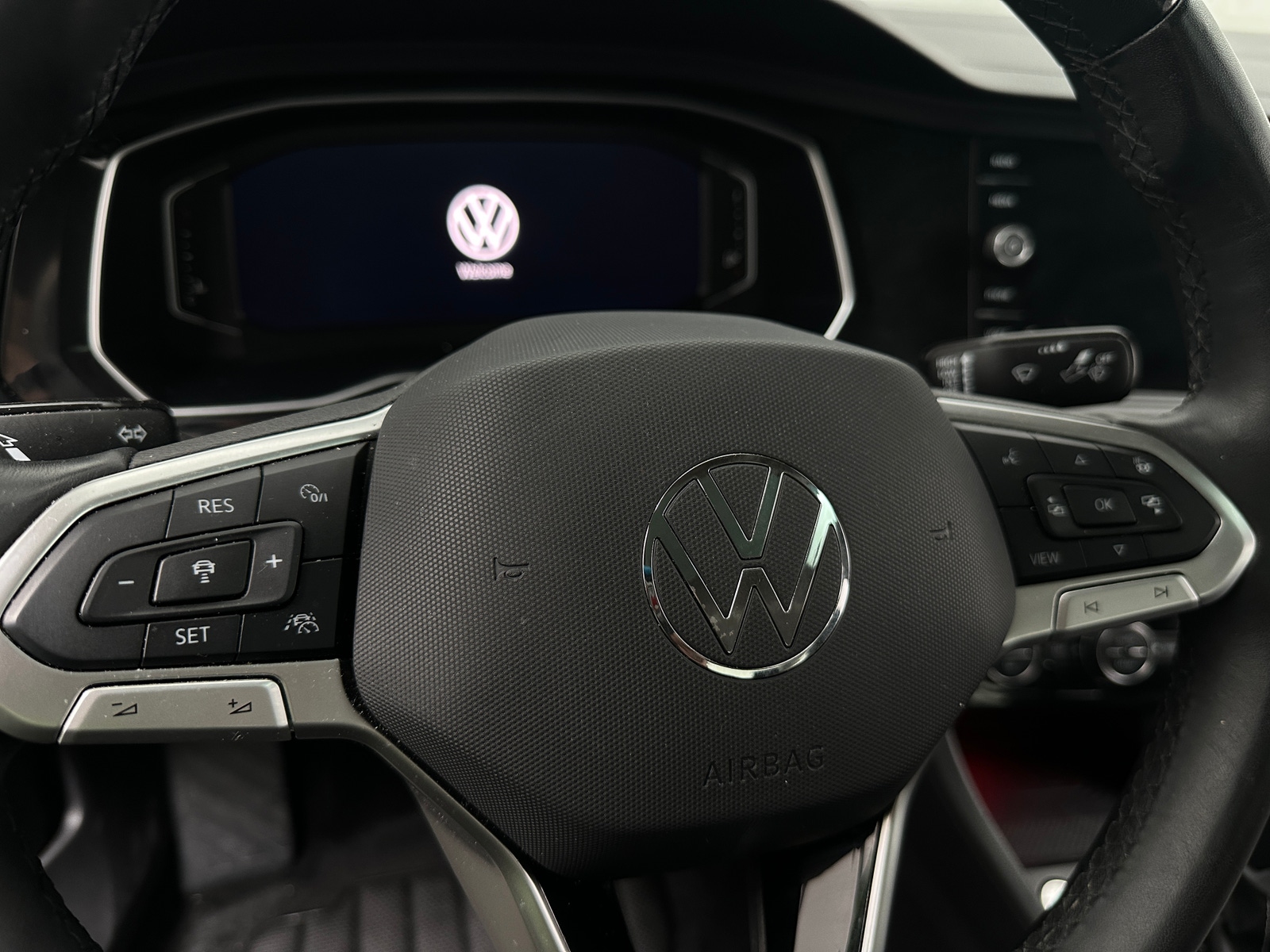 Thumbnail: 2024 Volkswagen Jetta - 4