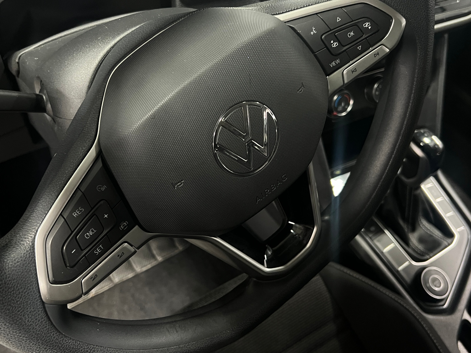 Thumbnail: 2022 Volkswagen Tiguan - 5