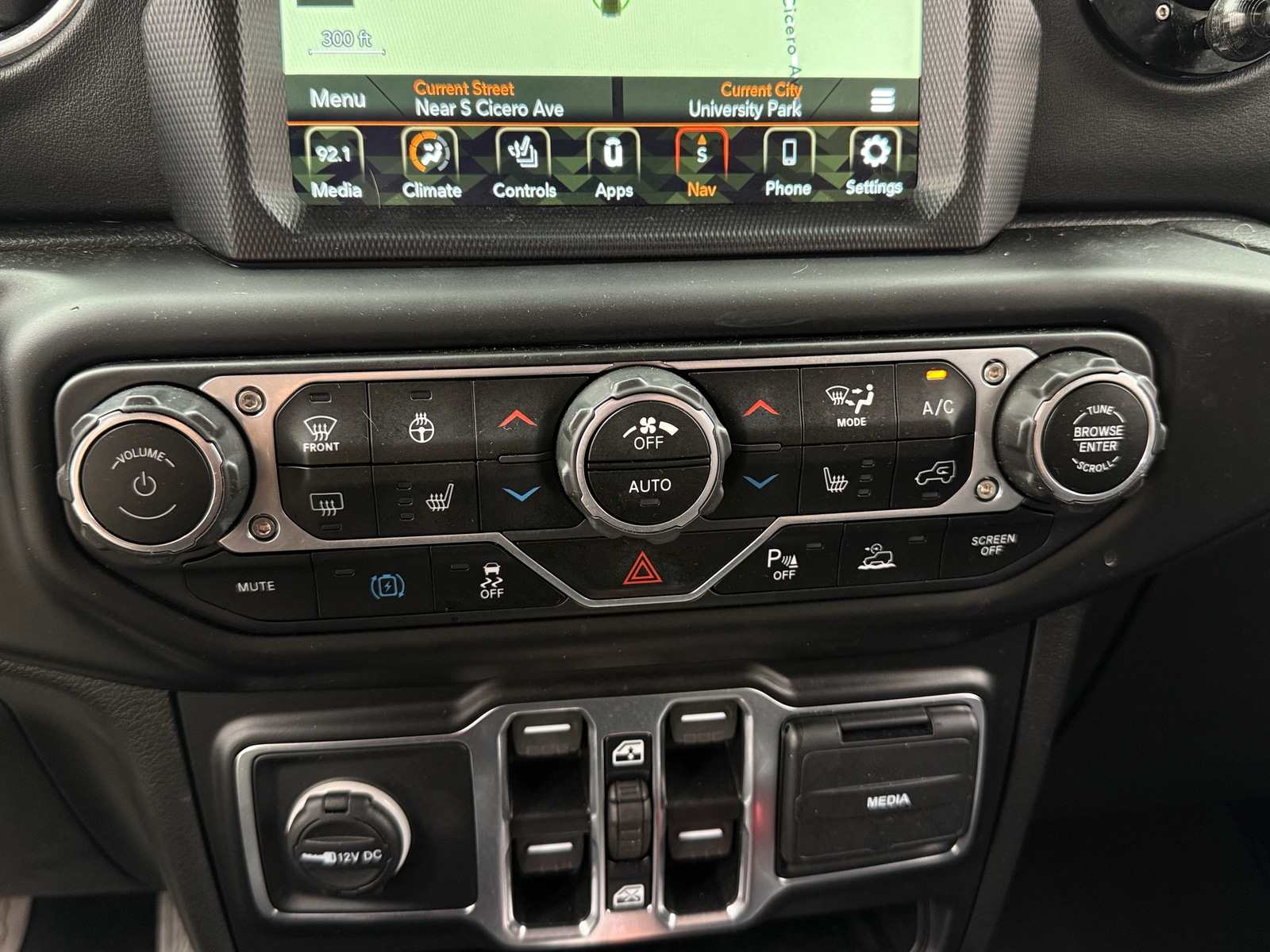 Thumbnail: 2021 Jeep Wrangler - 3