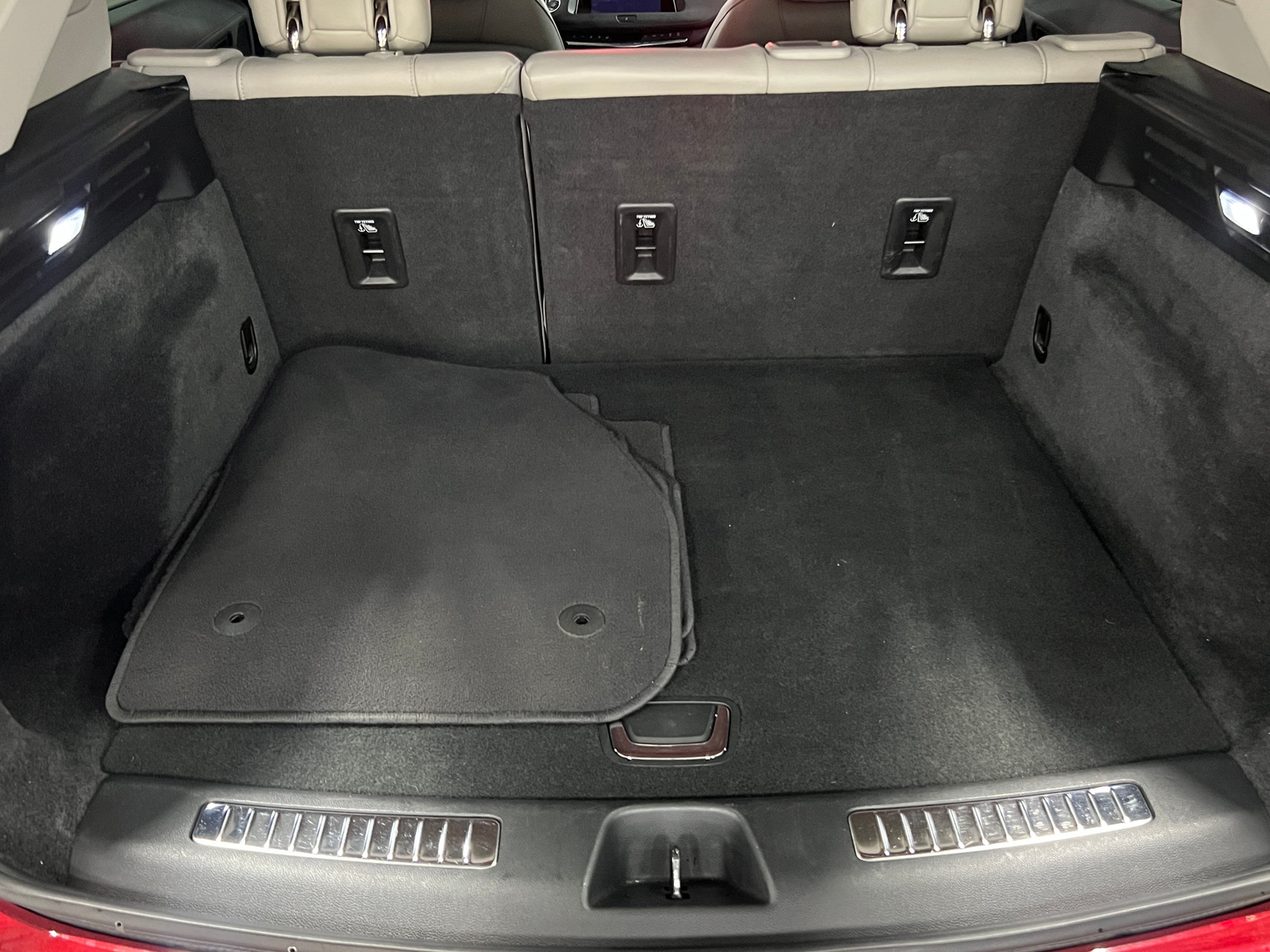 Thumbnail: 2019 Cadillac XT4 - 6